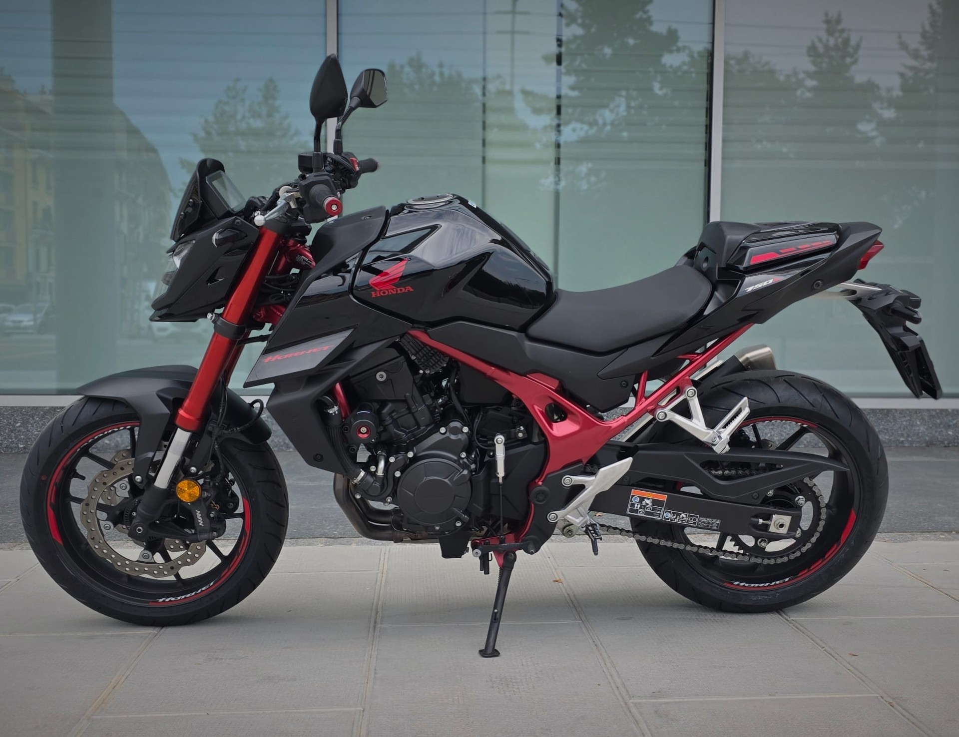 HONDA CB 750 Hornet-showroom-element-3