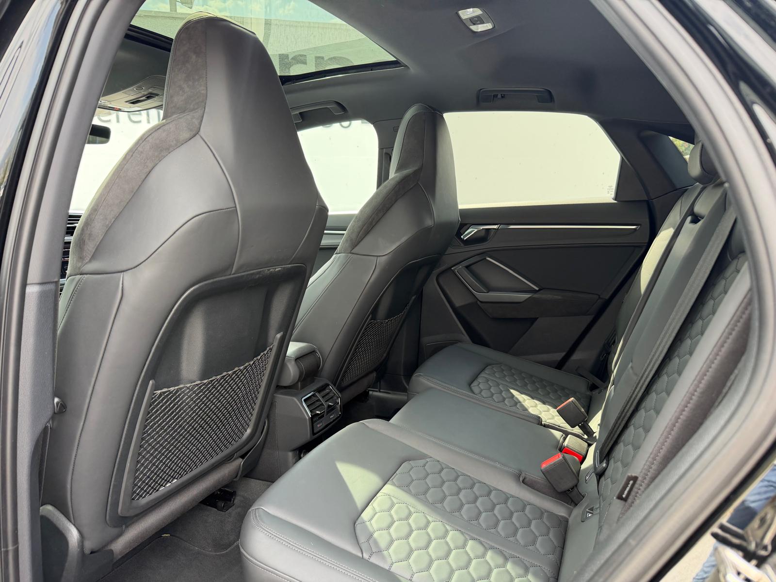 AUDI RS Q3 Sportback quattro S tronic-image-7