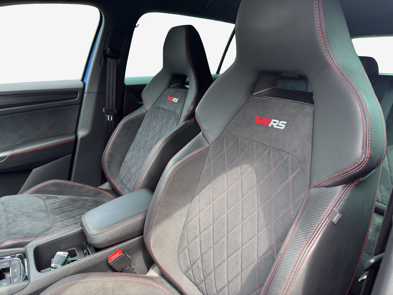 SKODA Kodiaq 2.0 Bi-TDI SCR RS 4x4 DSG-image-15