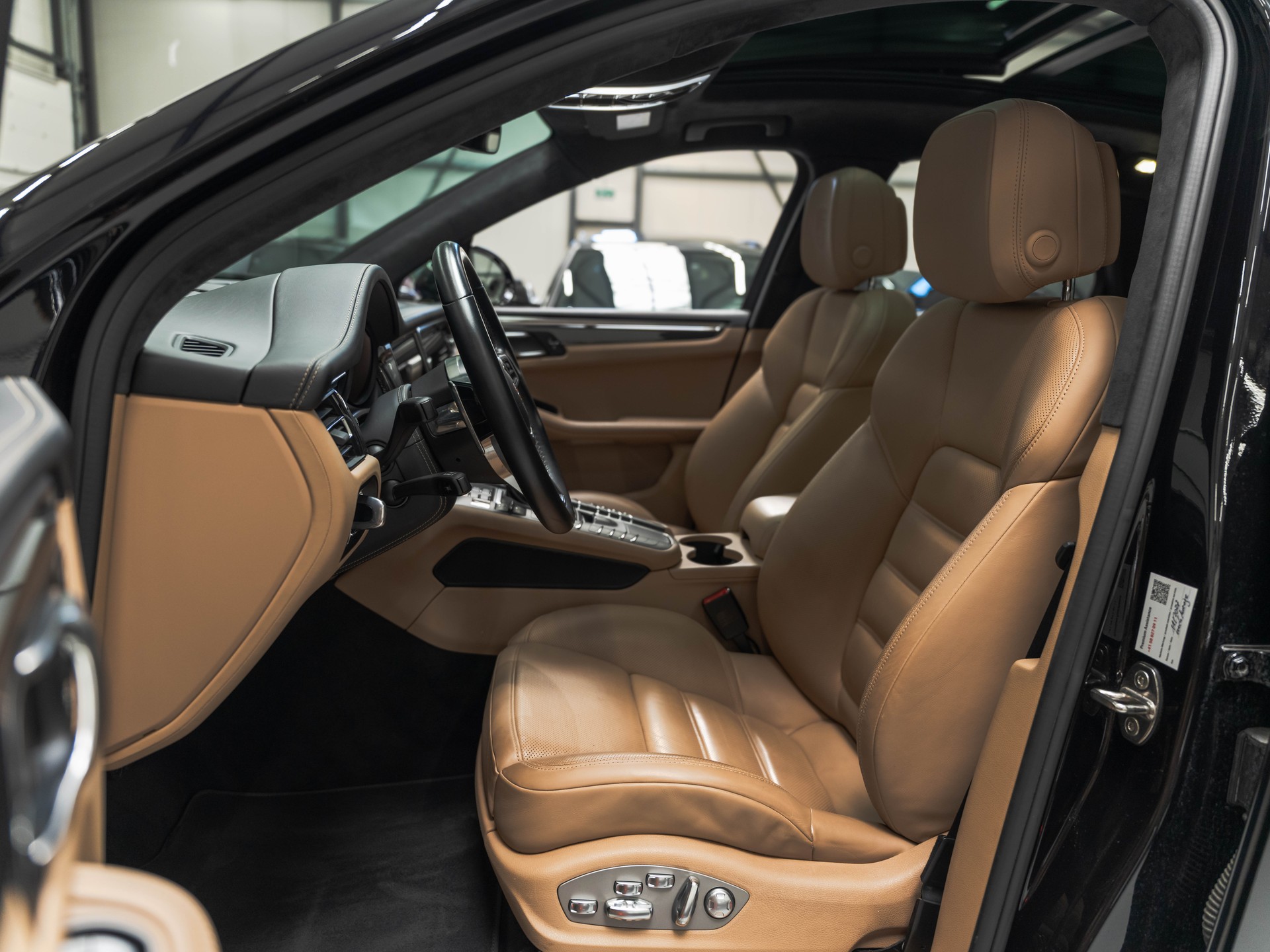 PORSCHE Macan Turbo PDK-image-7