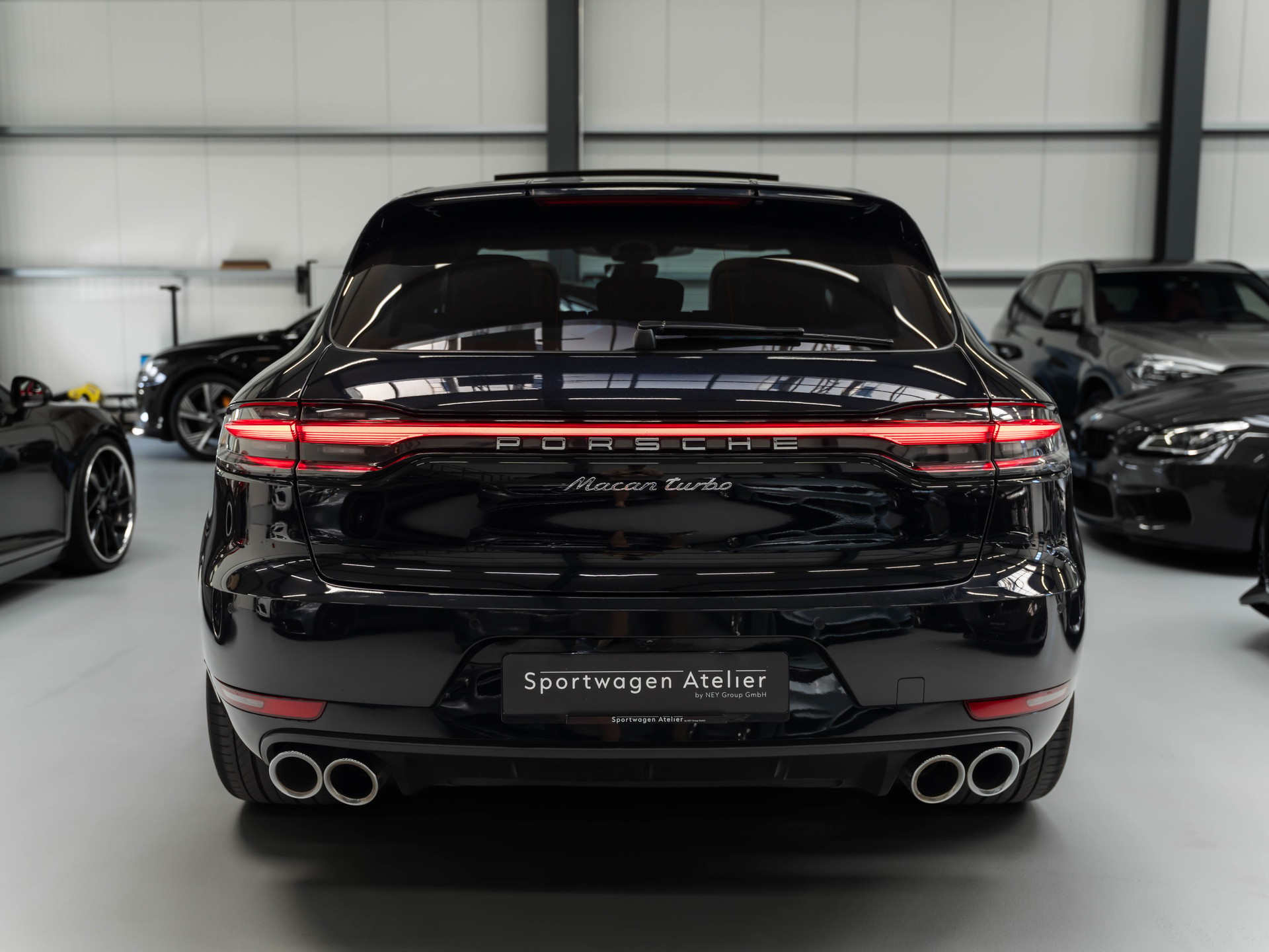 PORSCHE Macan Turbo PDK-image-2