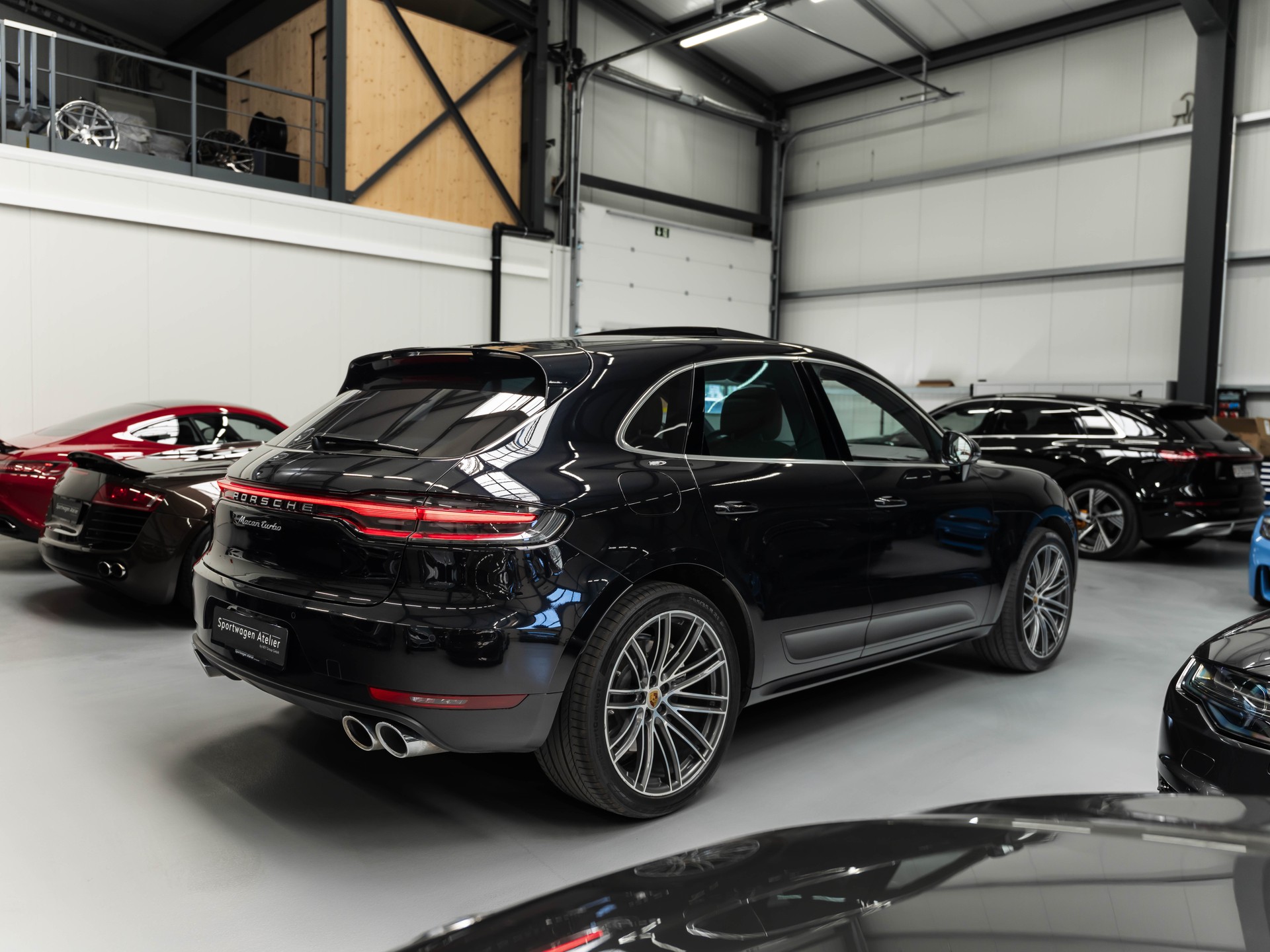 PORSCHE Macan Turbo PDK-image-3