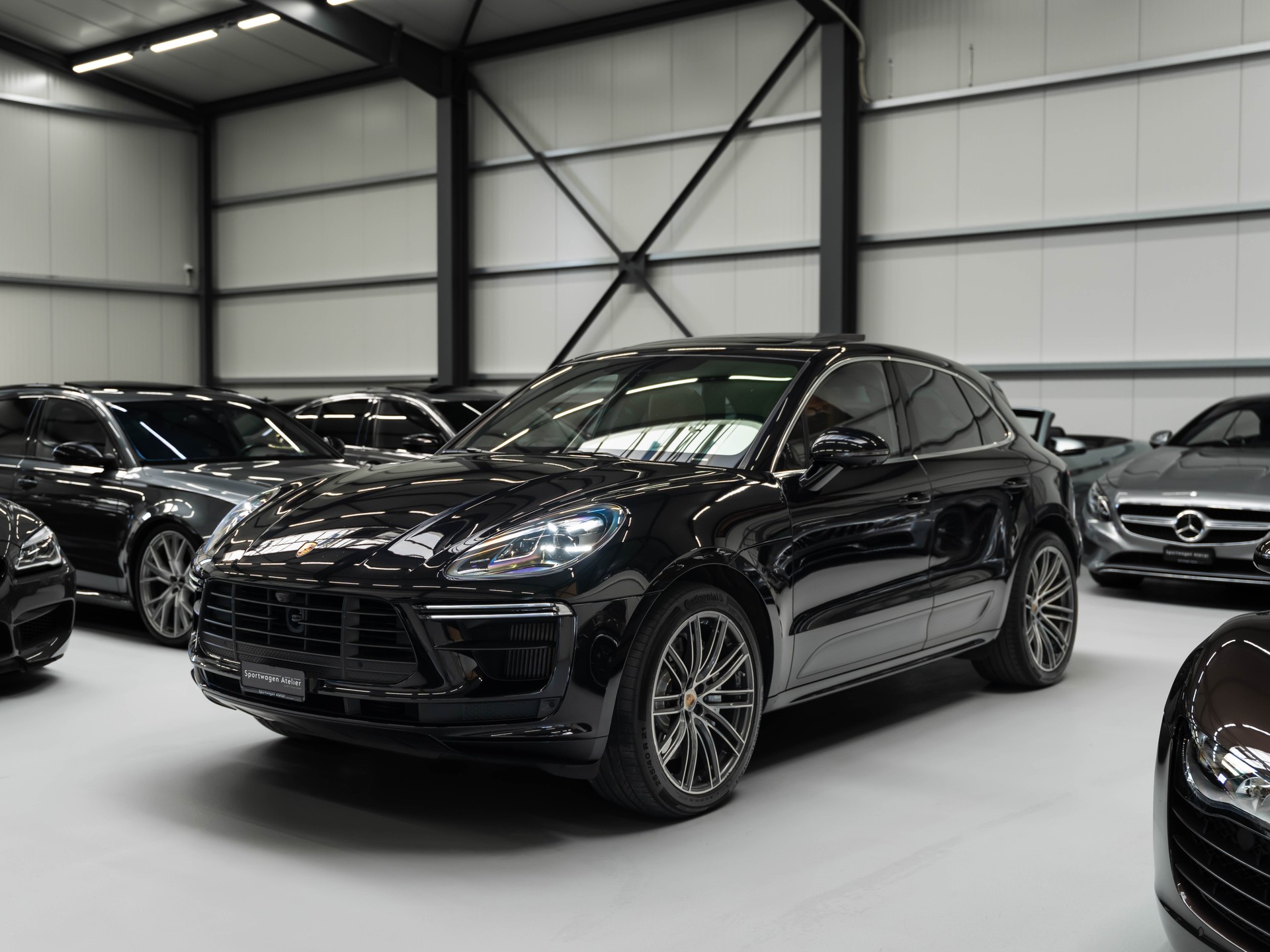 PORSCHE Macan Turbo PDK-image-0