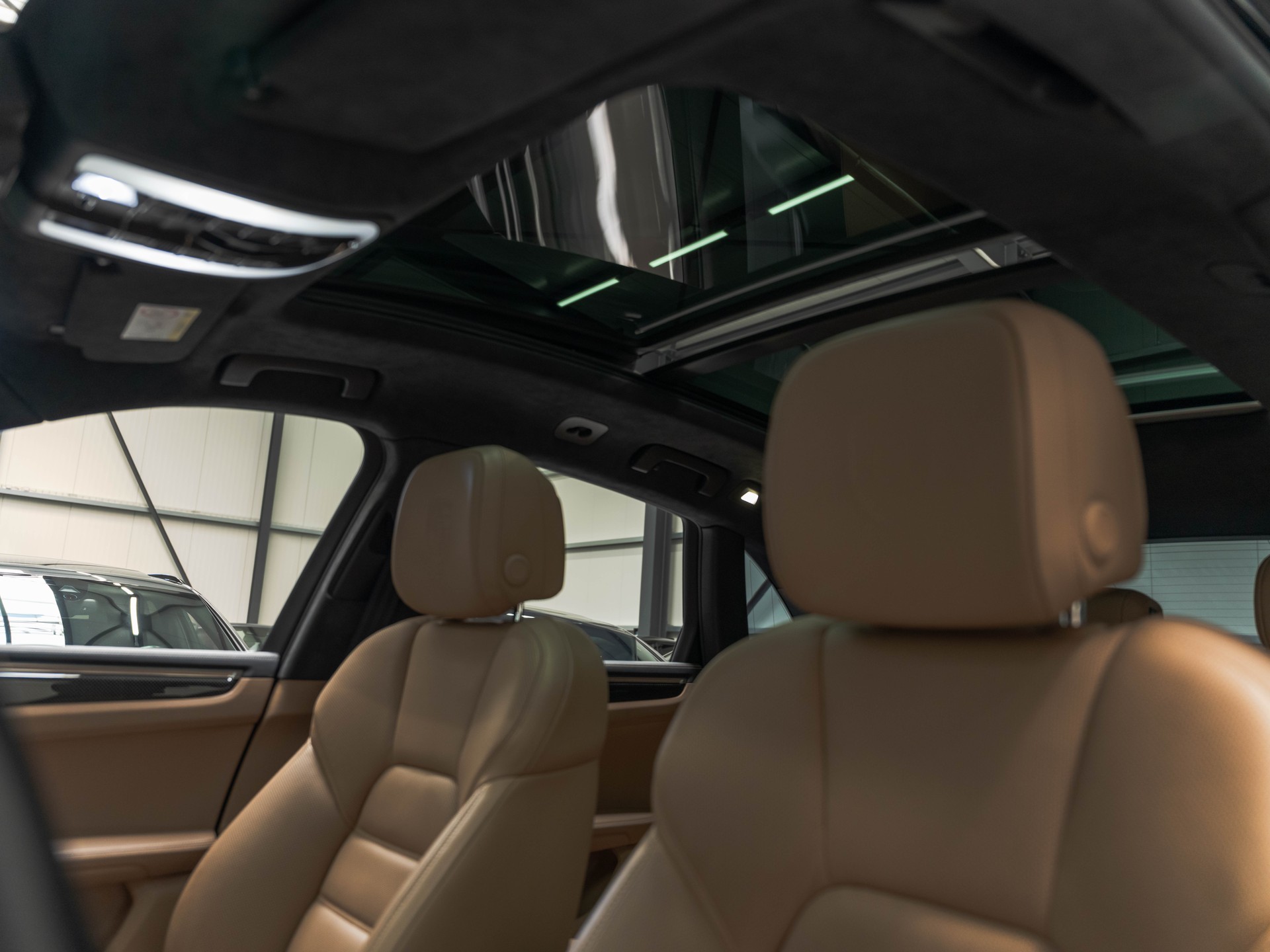 PORSCHE Macan Turbo PDK-image-9