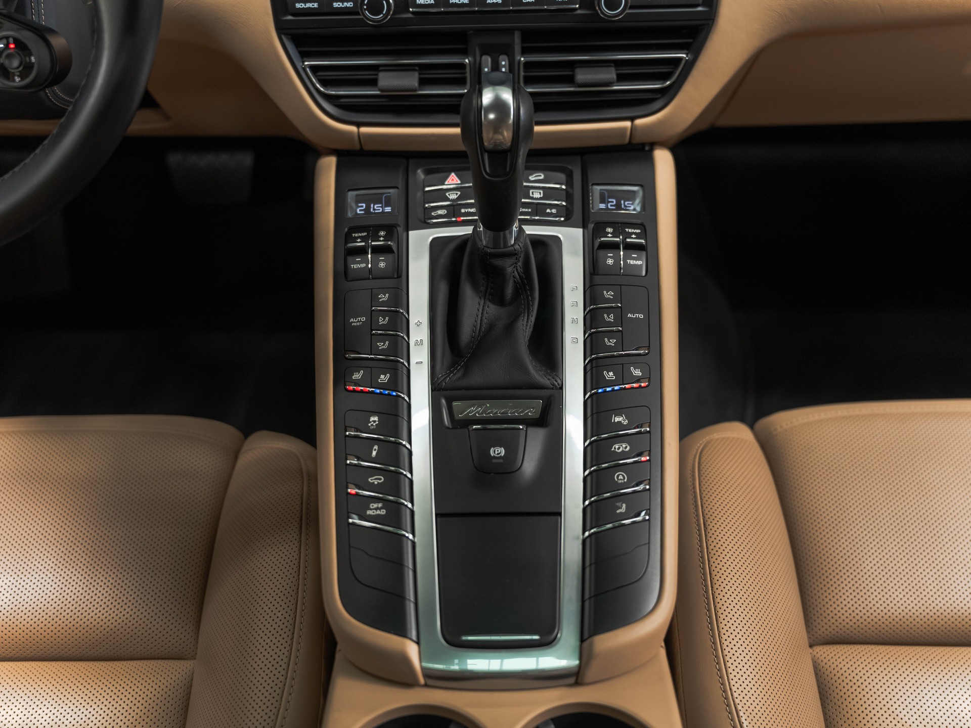 PORSCHE Macan Turbo PDK-image-21