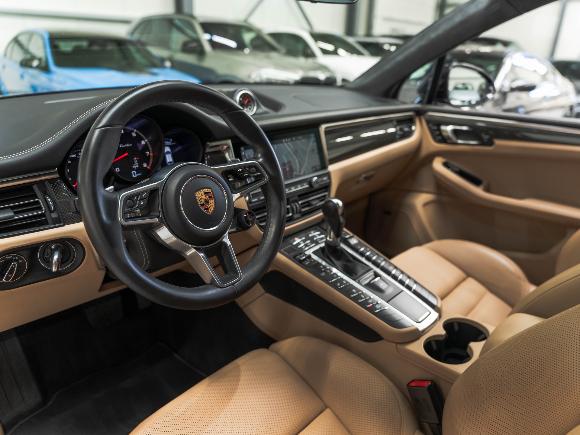 PORSCHE Macan Turbo PDK-image-6