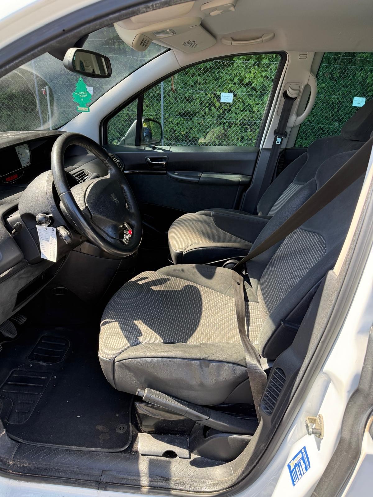 PEUGEOT 807 2.0 16V HDi Style-image-9