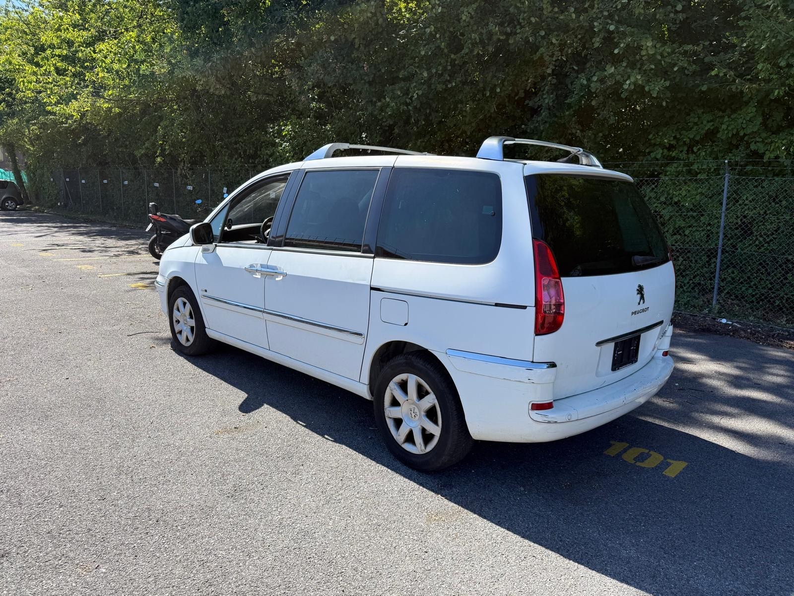 PEUGEOT 807 2.0 16V HDi Style-image-2