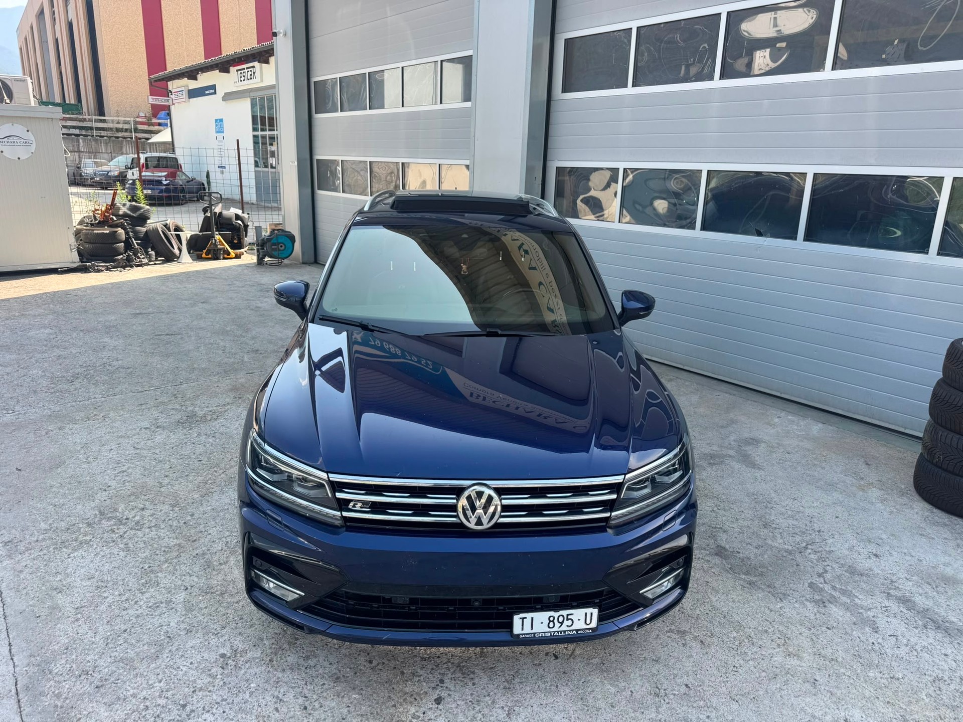 VW Tiguan 2.0 TDI R-line 4Motion DSG-image-9