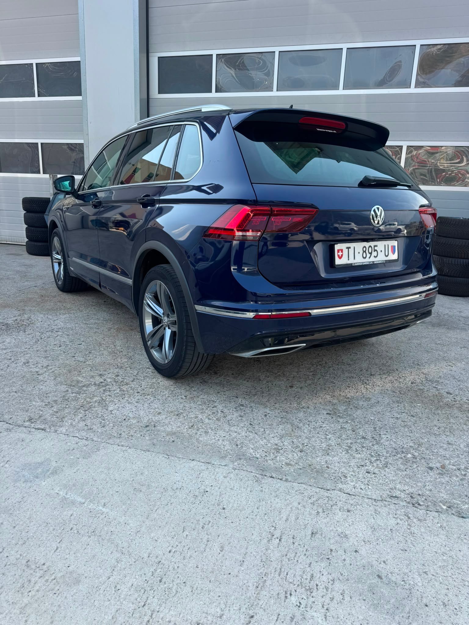 VW Tiguan 2.0 TDI R-line 4Motion DSG-image-7