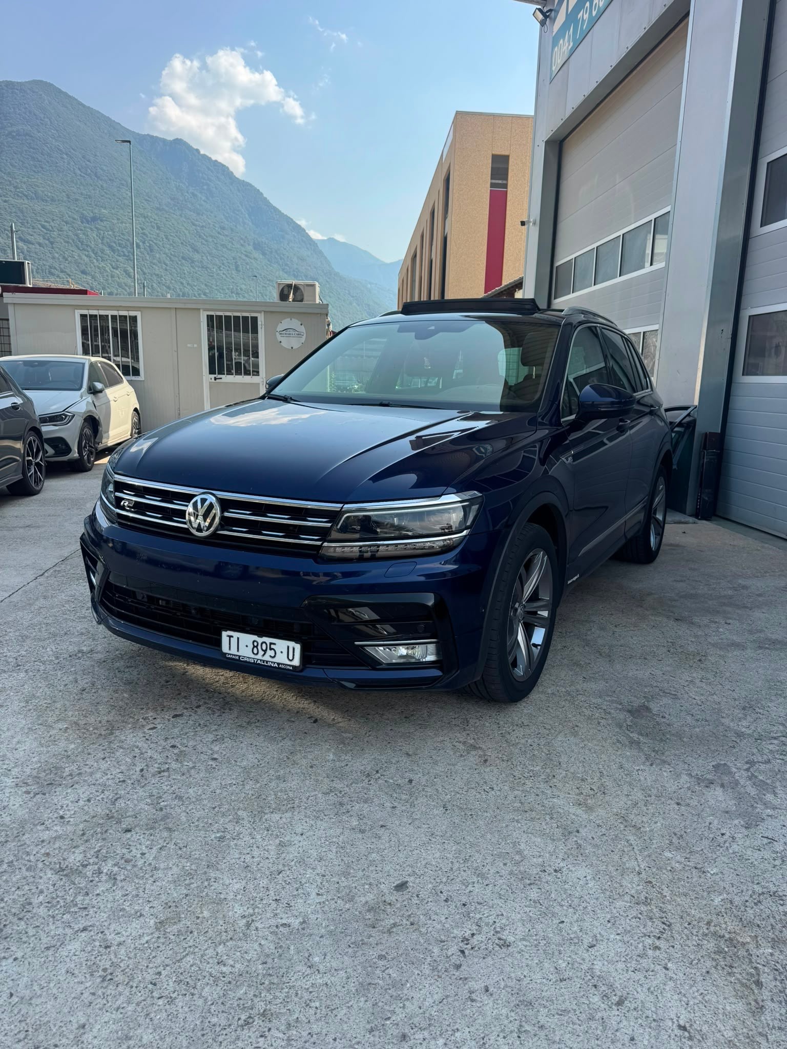 VW Tiguan 2.0 TDI R-line 4Motion DSG-image-0