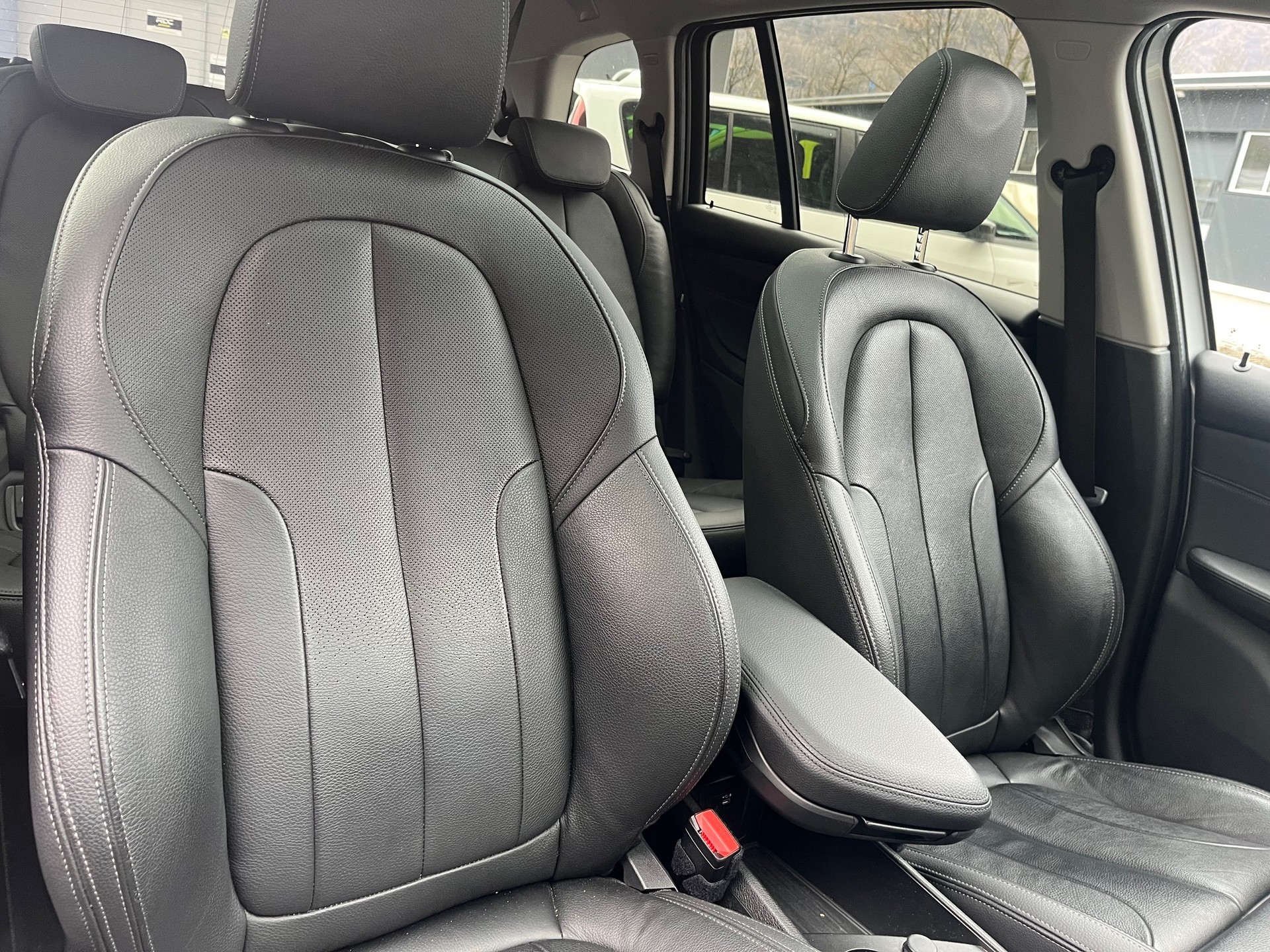 BMW 218d xDrive Gran Tourer Steptronic Sport Line-image-10