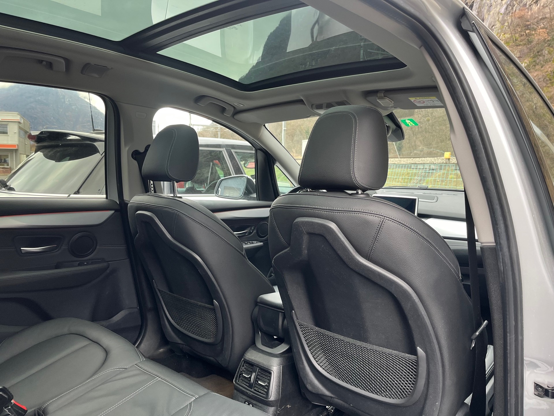 BMW 218d xDrive Gran Tourer Steptronic Sport Line-image-11