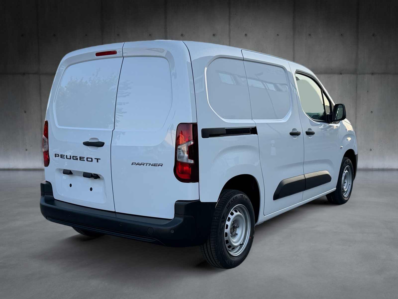 PEUGEOT Partner 1.2 Pure Tech 110 Standard 650kg-image-3
