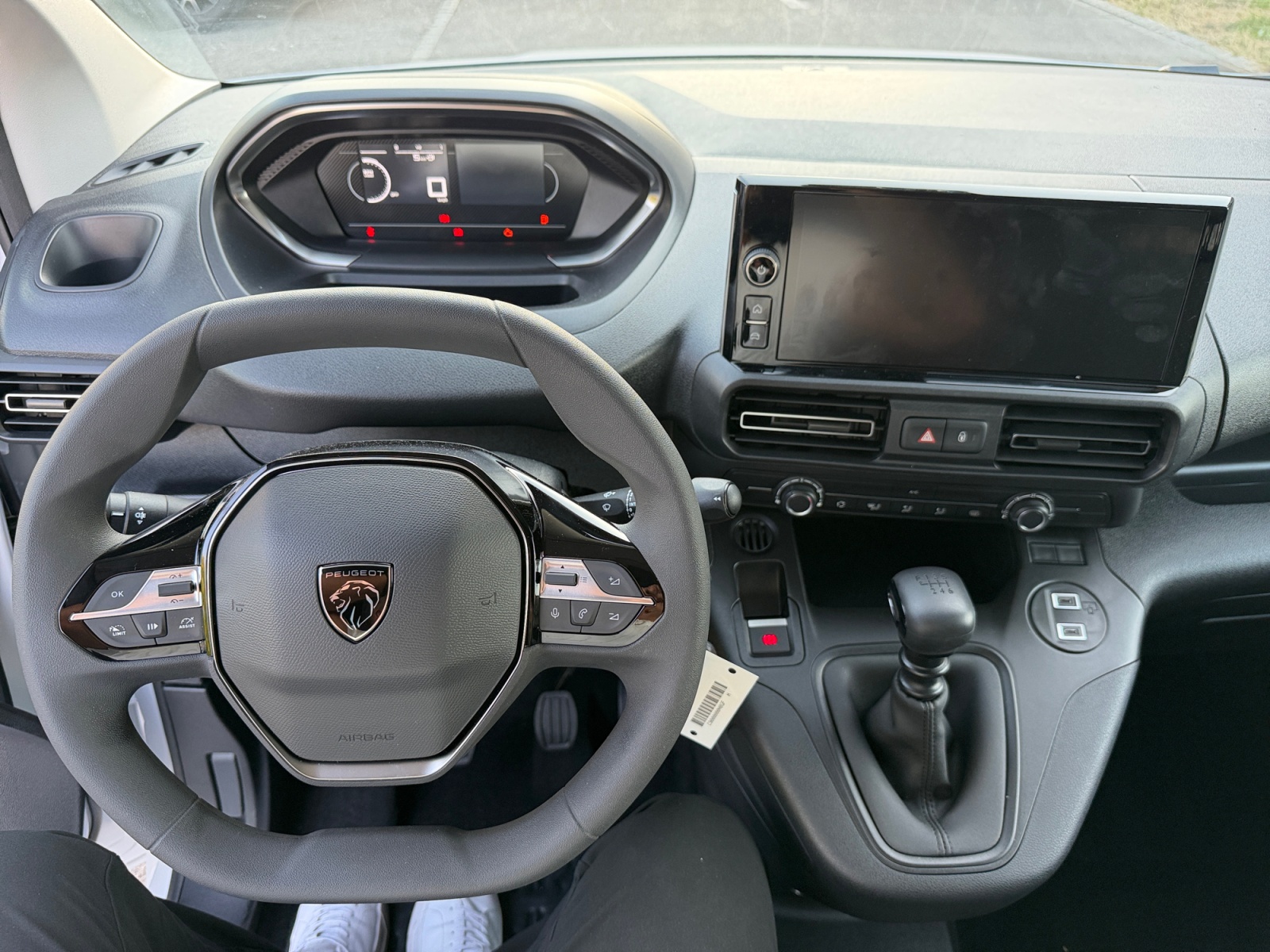 PEUGEOT Partner 1.2 Pure Tech 110 Standard 650kg-image-11
