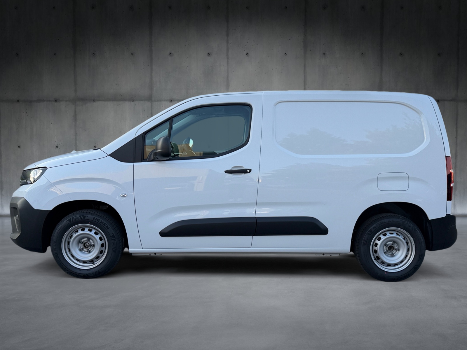 PEUGEOT Partner 1.2 Pure Tech 110 Standard 650kg-image-1