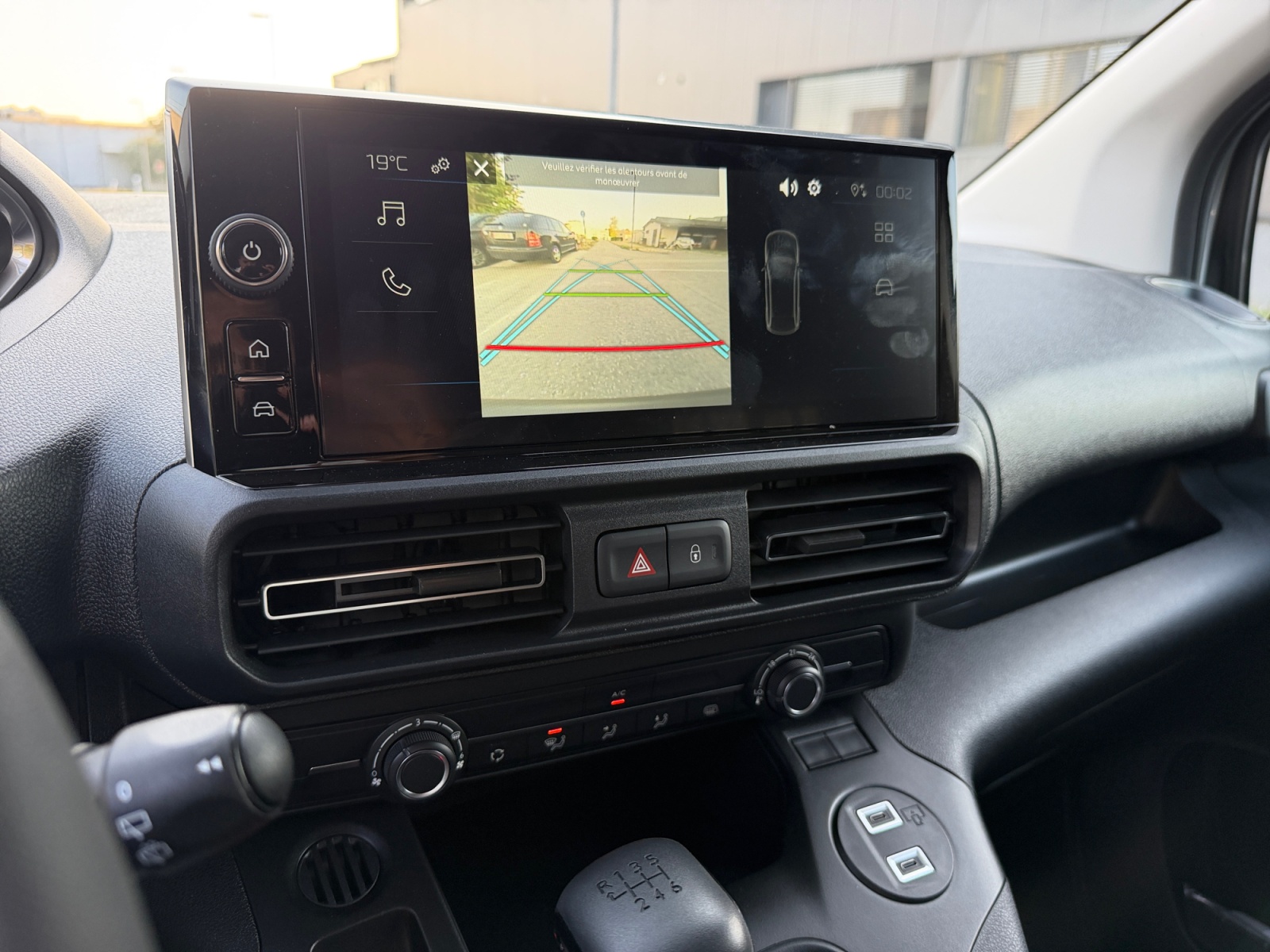 PEUGEOT Partner 1.2 Pure Tech 110 Standard 650kg-image-12