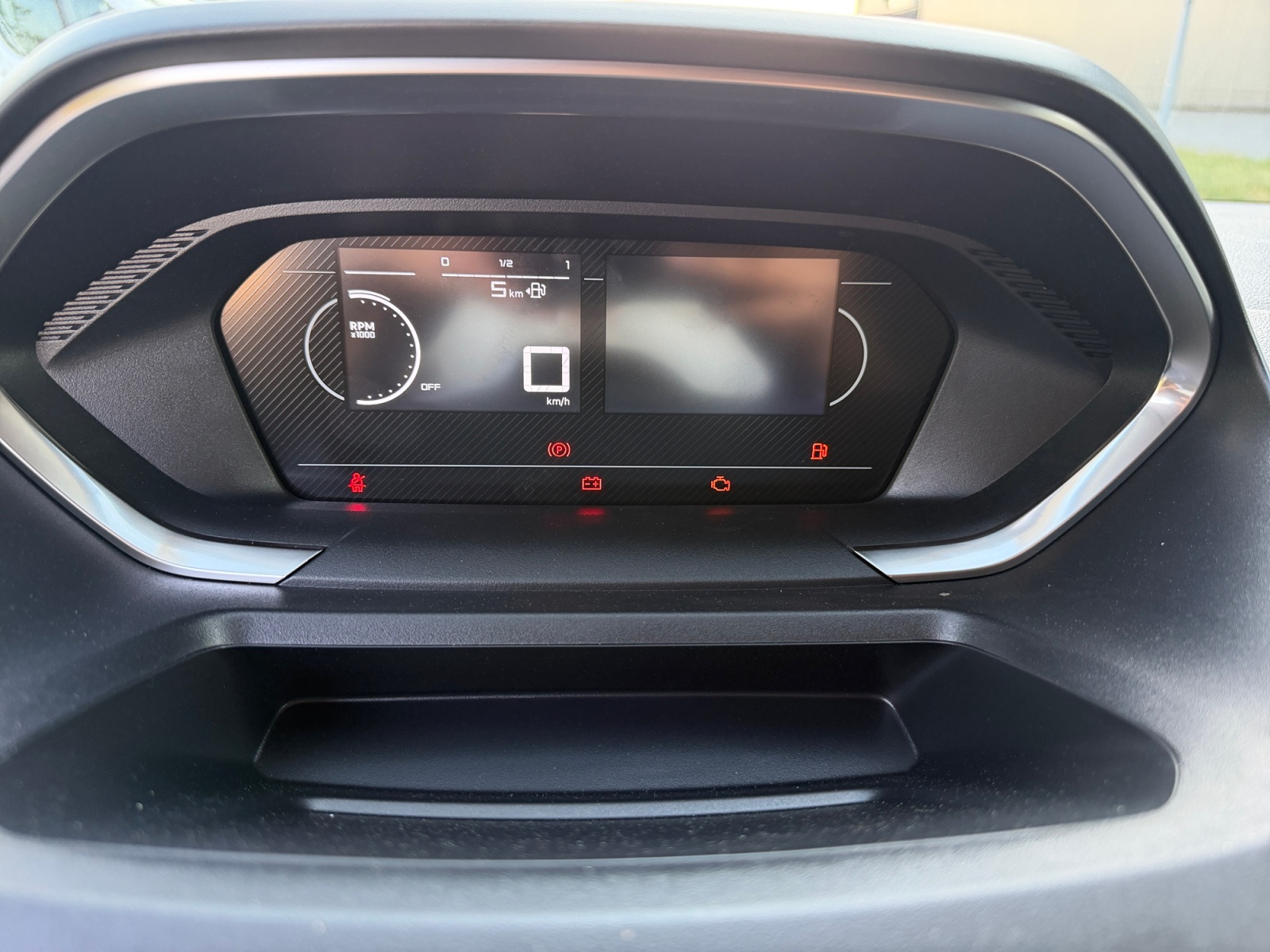 PEUGEOT Partner 1.2 Pure Tech 110 Standard 650kg-image-9
