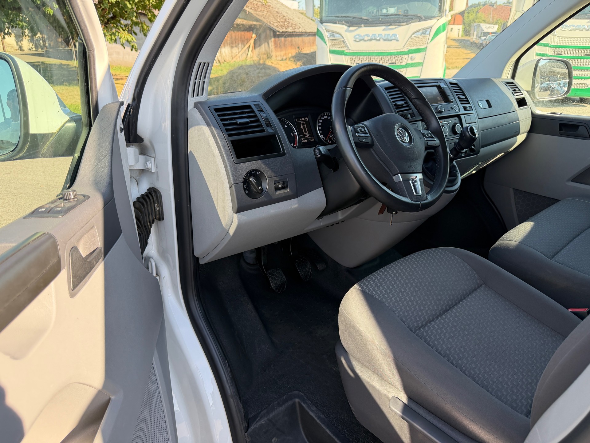 VW T5 2.0 TDI BMT 4Motion-image-8