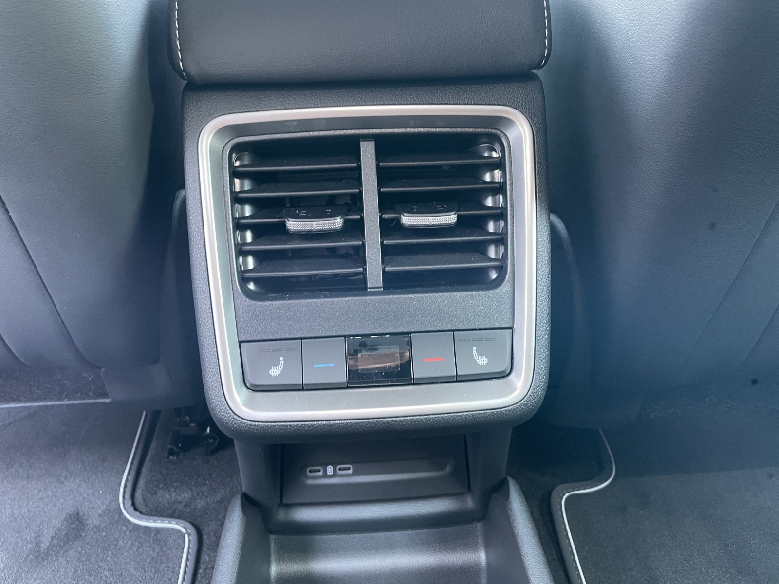 SKODA Elroq 85x Sportline 4x4-image-14