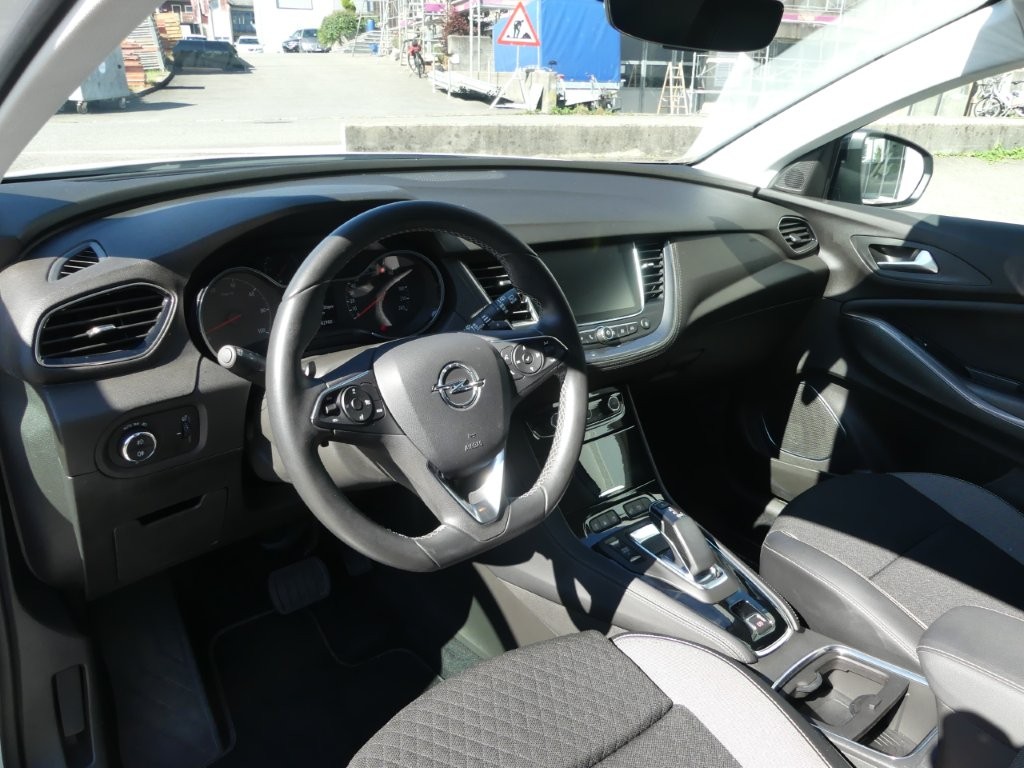 OPEL Grandland X 1.6 Hybrid4 Excellence Automatik-image-6