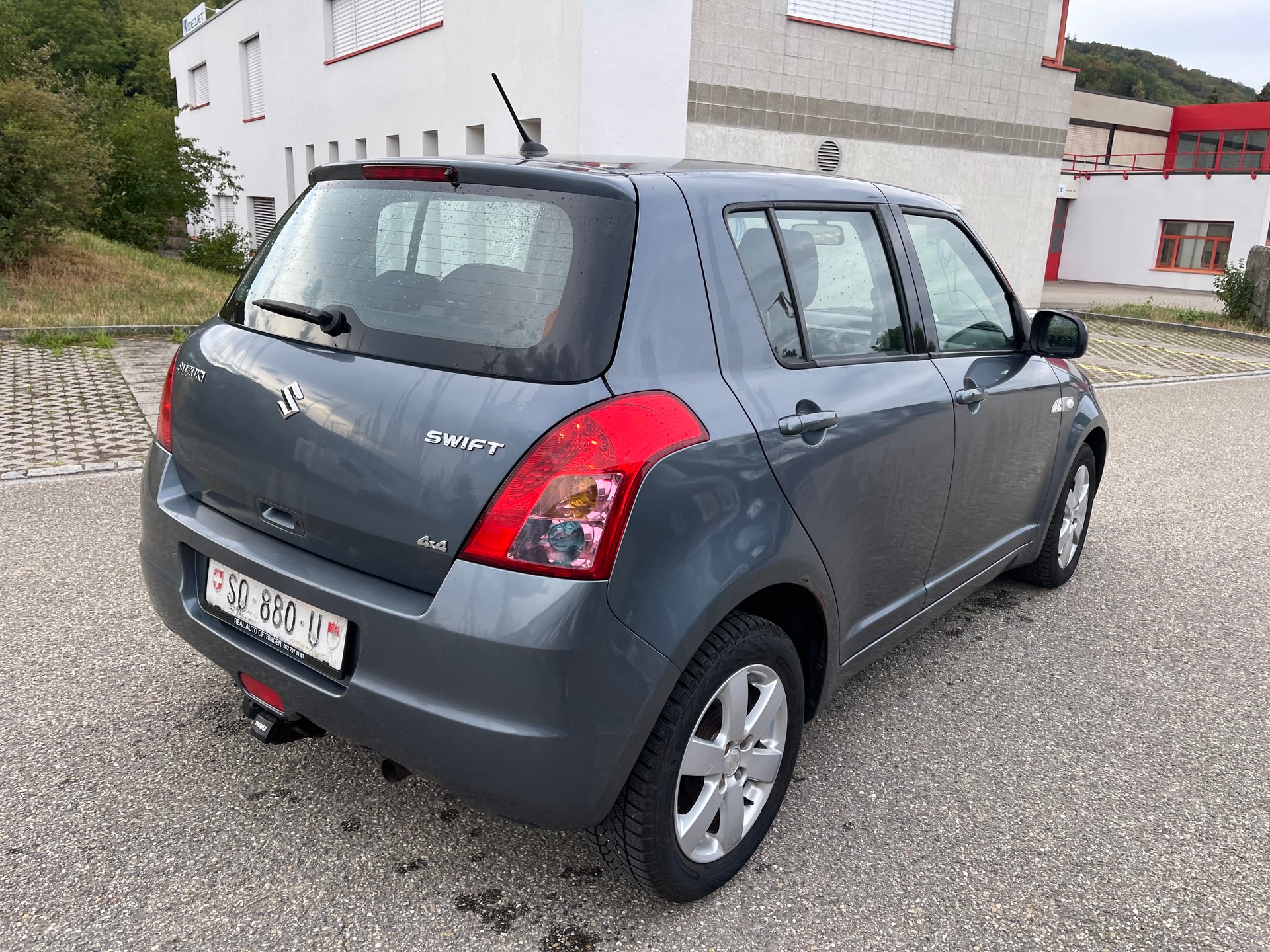 SUZUKI Swift 1.3i 16V GL Top 4x4-image-4