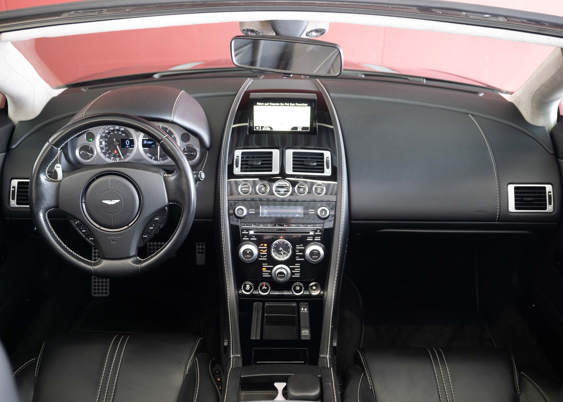 ASTON MARTIN V8 Vantage 4.7 S Roadster SP10 (Limited Edition 1/161, Swiss car, beautiful condition, full Aston history)-image-17