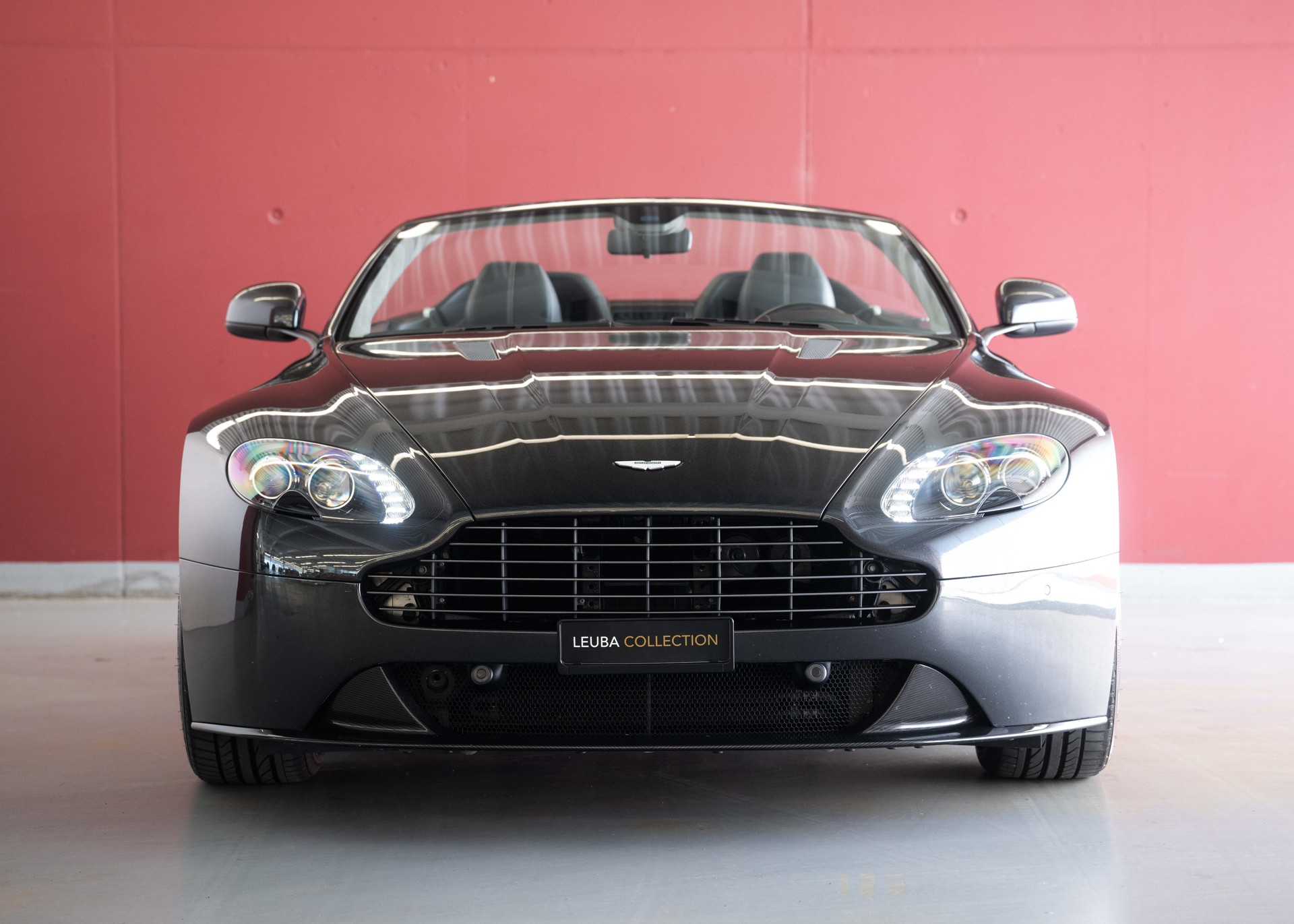 ASTON MARTIN V8 Vantage 4.7 S Roadster SP10 (Limited Edition 1/161, Swiss car, beautiful condition, full Aston history)-image-2