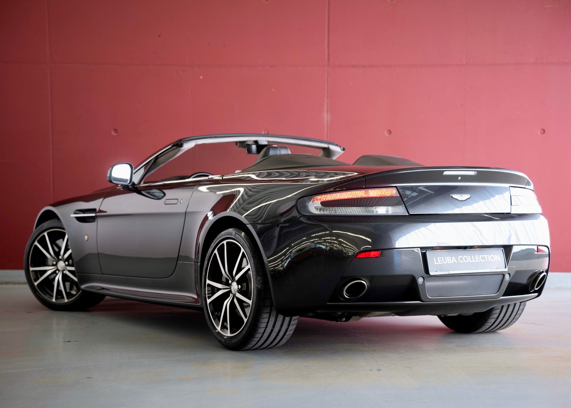 ASTON MARTIN V8 Vantage 4.7 S Roadster SP10 (Limited Edition 1/161, Swiss car, beautiful condition, full Aston history)-image-1