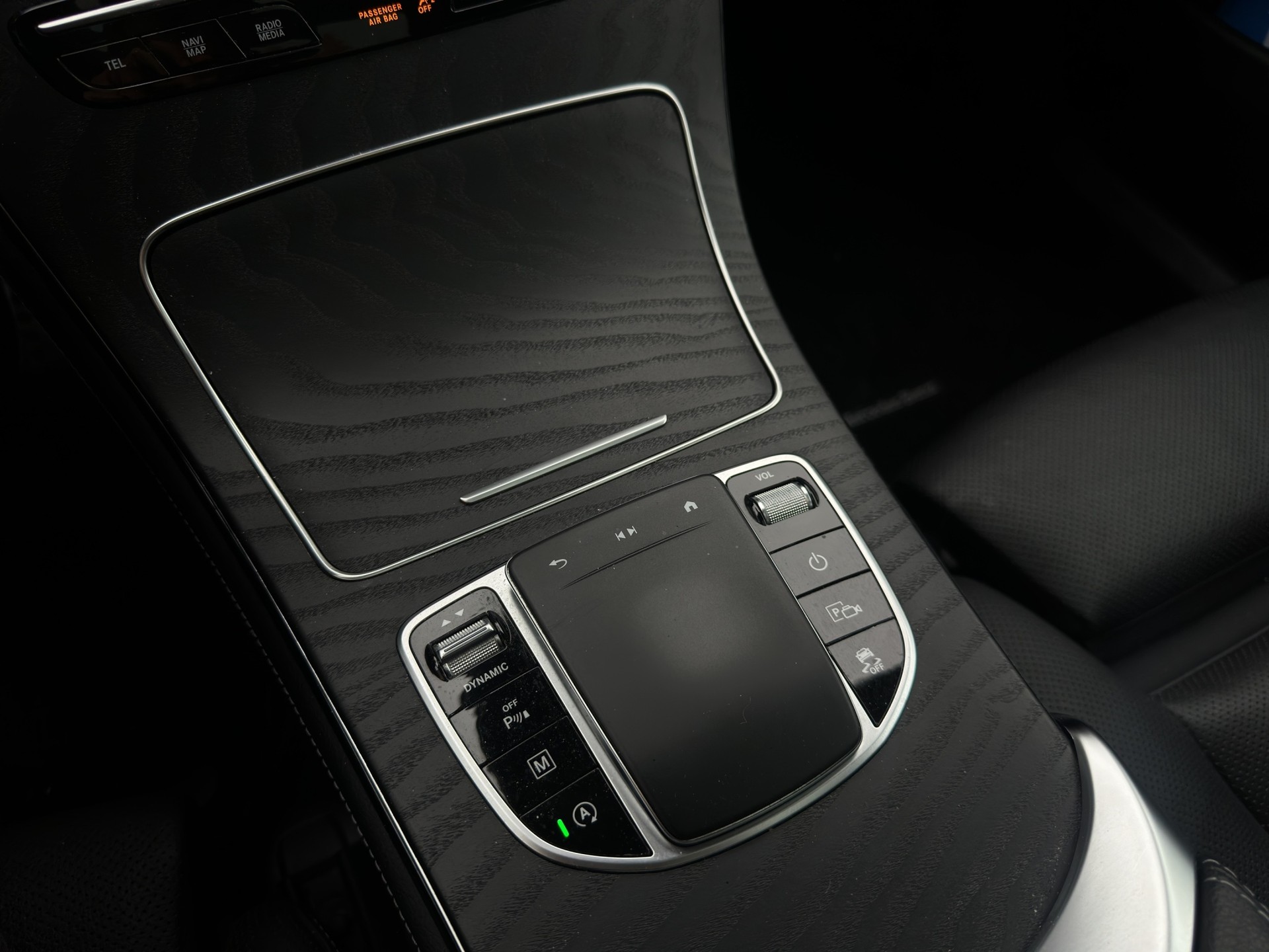 MERCEDES-BENZ GLC 220 d AMG Line 4Matic 9G-Tronic-image-15