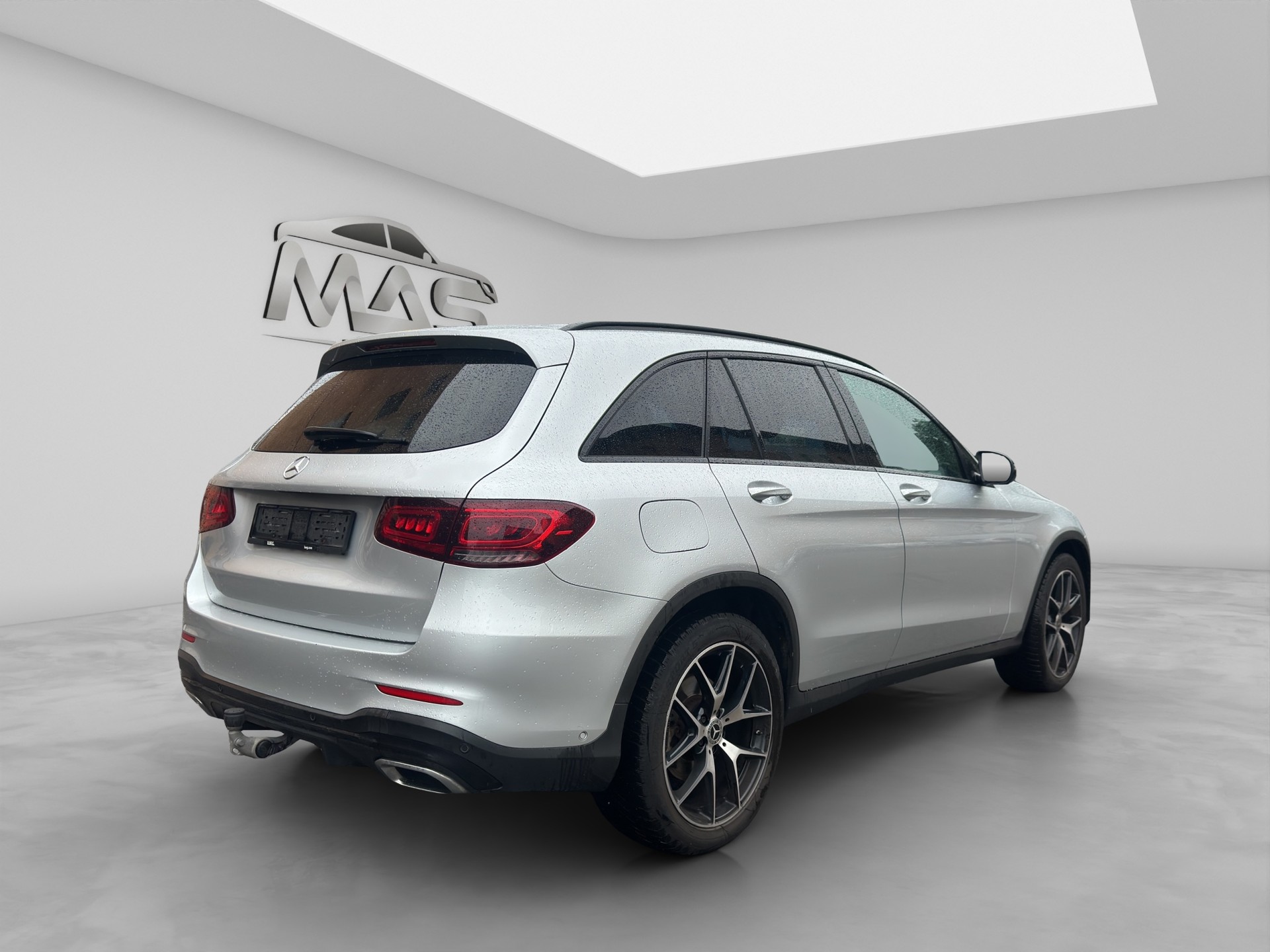 MERCEDES-BENZ GLC 220 d AMG Line 4Matic 9G-Tronic-image-4