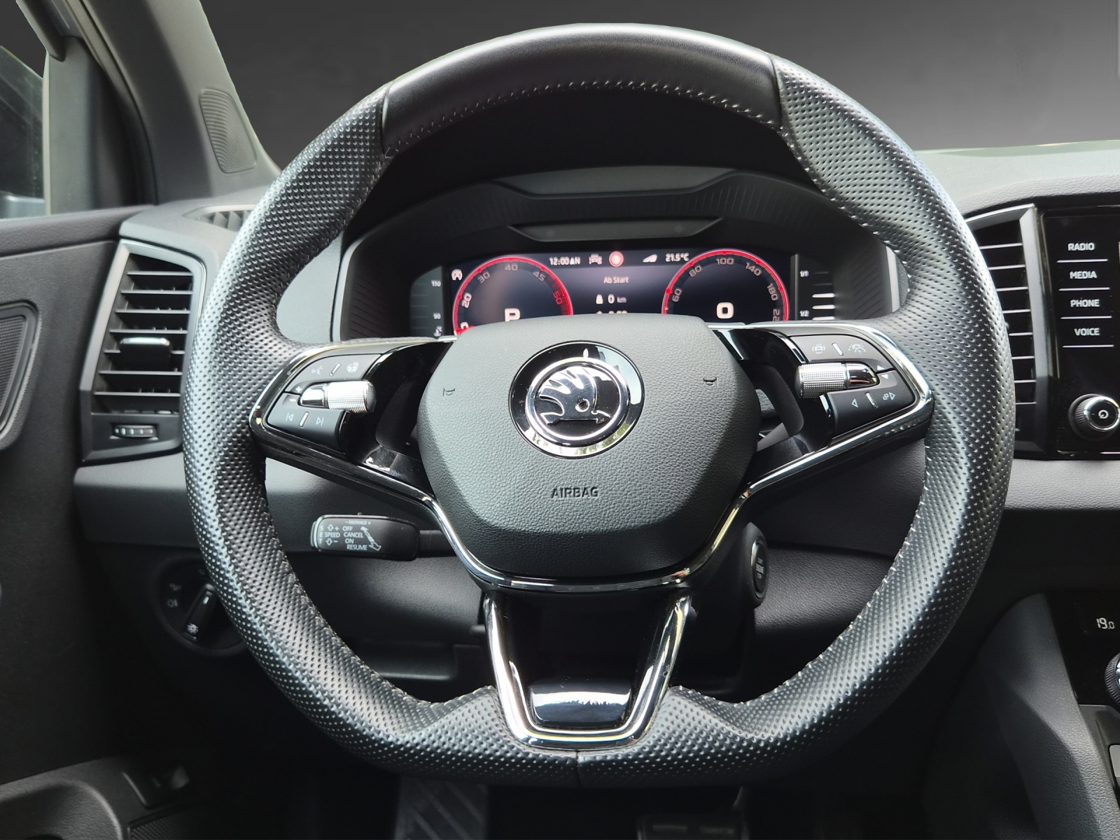 SKODA Karoq 2.0 TDI CR Sport Line 4x4 DSG-image-8