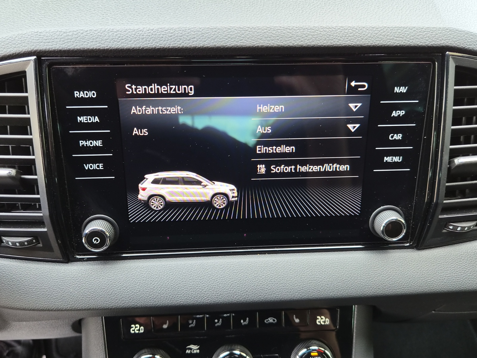 SKODA Karoq 2.0 TDI CR Sport Line 4x4 DSG-image-13