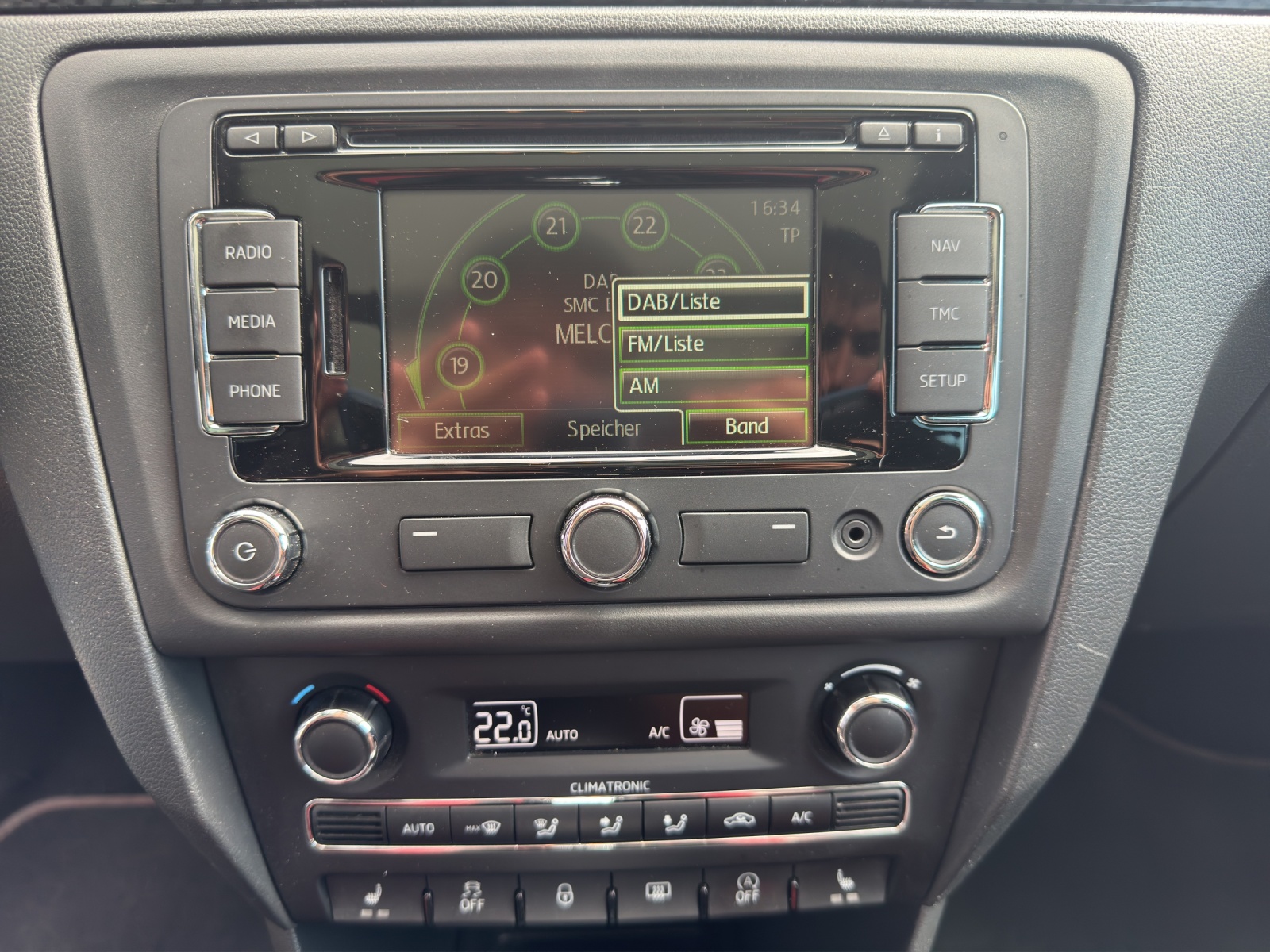 SKODA Rapid Spaceback 1.4 TSI Monte Carlo DSG-image-16