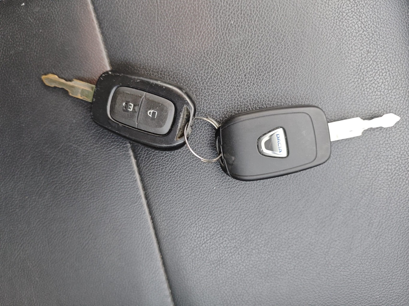 DACIA Spring Comfort Plus SCHNELLLADEOPTION CCS-image-25