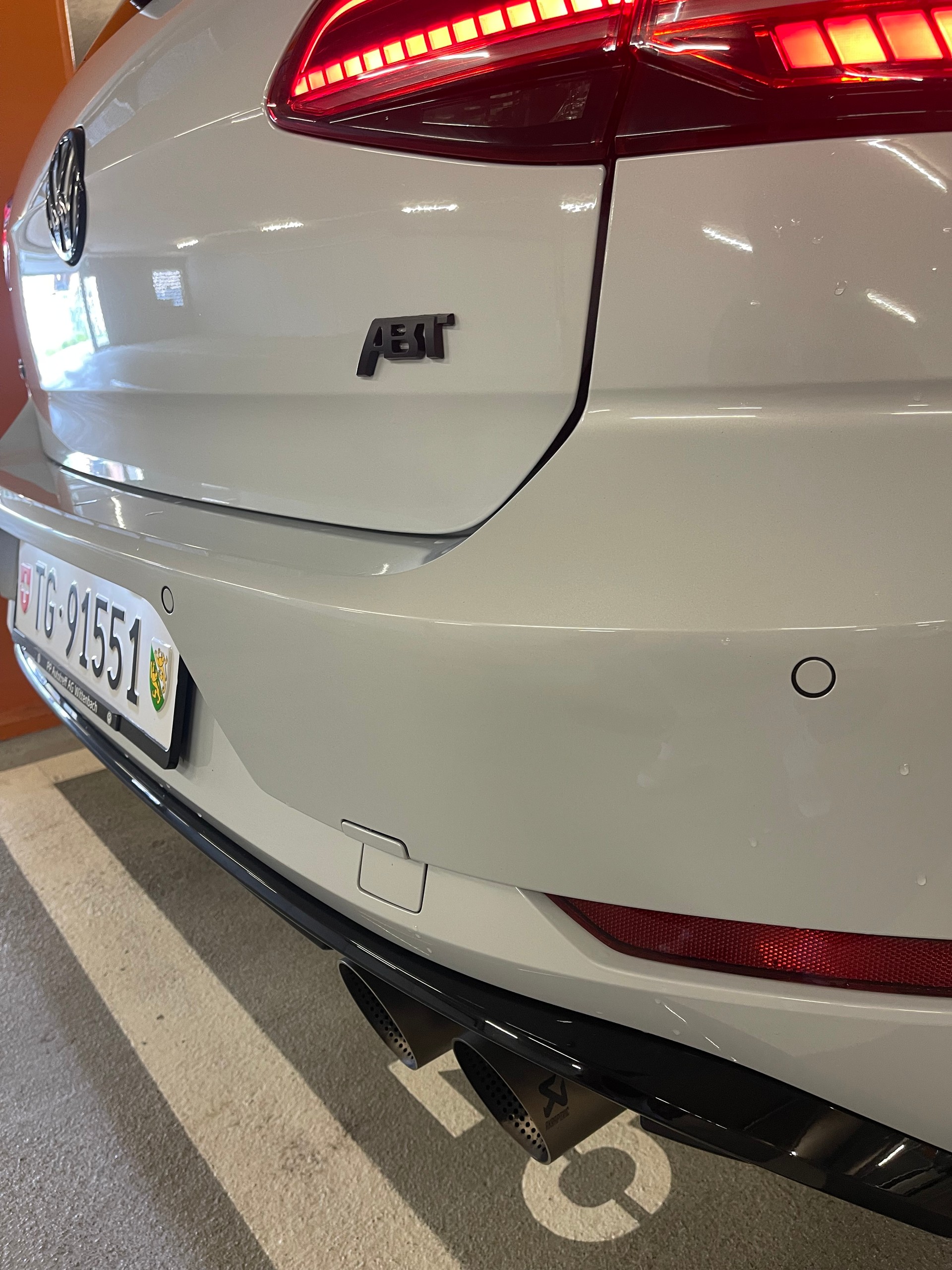 VW 2.0 TSI R 310 DSG 4motion-image-19