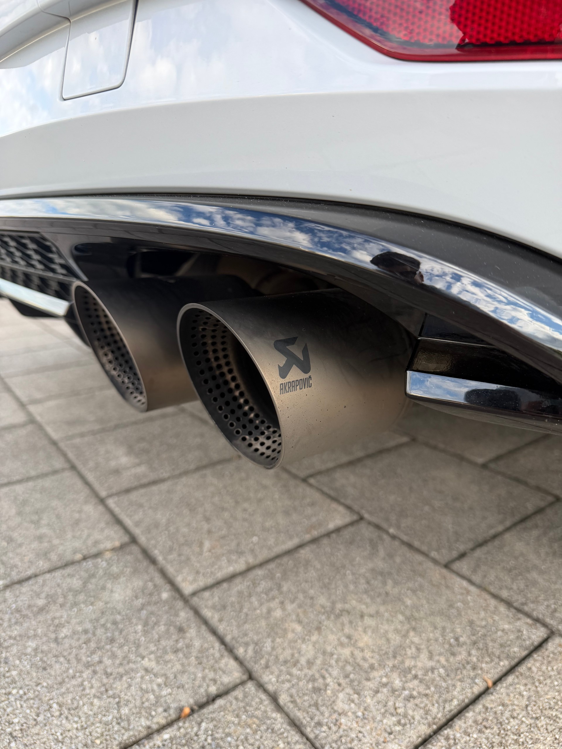 VW 2.0 TSI R 310 DSG 4motion-image-9
