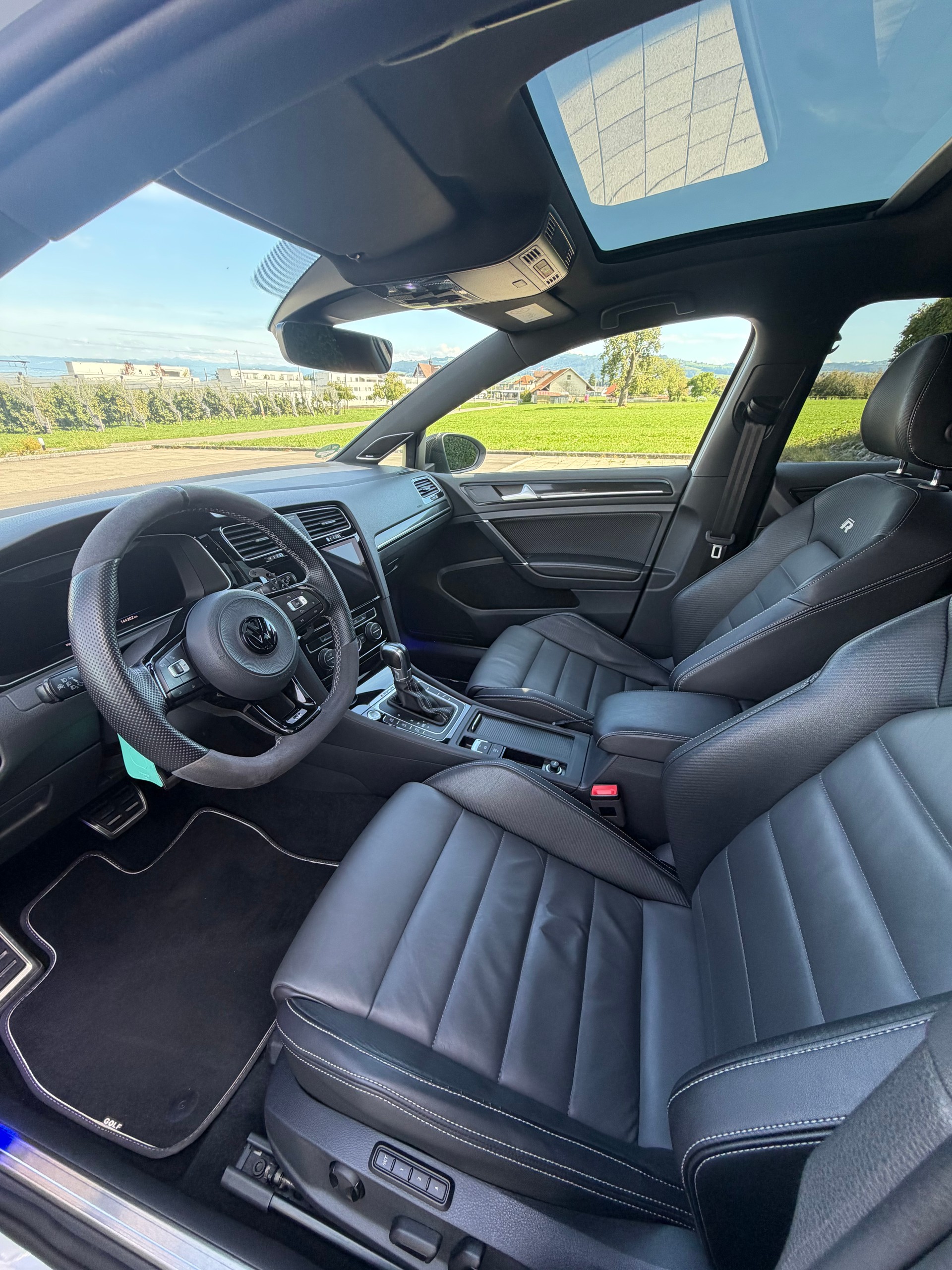 VW 2.0 TSI R 310 DSG 4motion-image-10