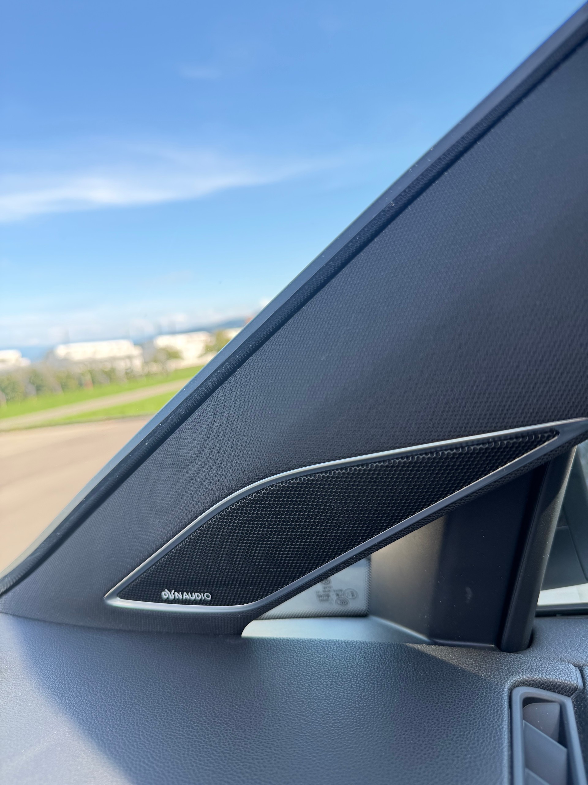 VW 2.0 TSI R 310 DSG 4motion-image-16