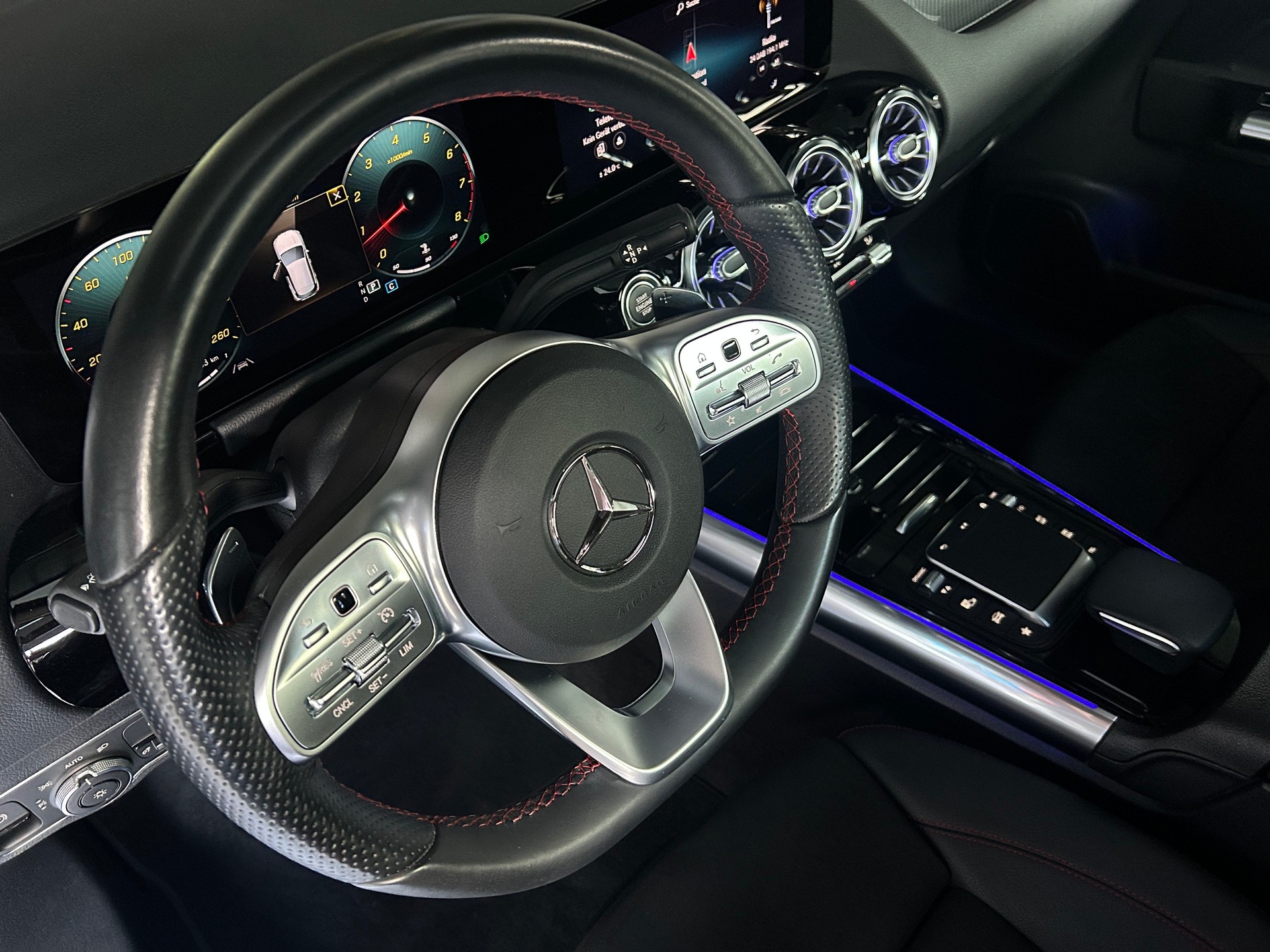 MERCEDES-BENZ GLA 250 4Matic AMG Line 8G-DCT-image-8