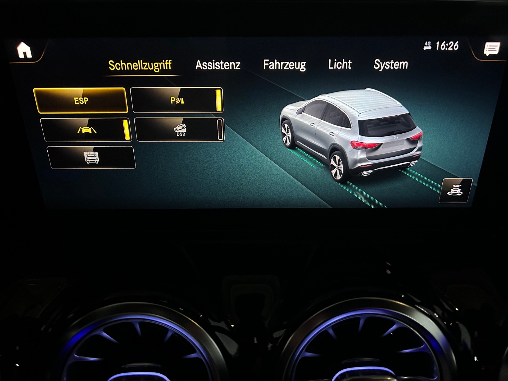 MERCEDES-BENZ GLA 250 4Matic AMG Line 8G-DCT-image-21