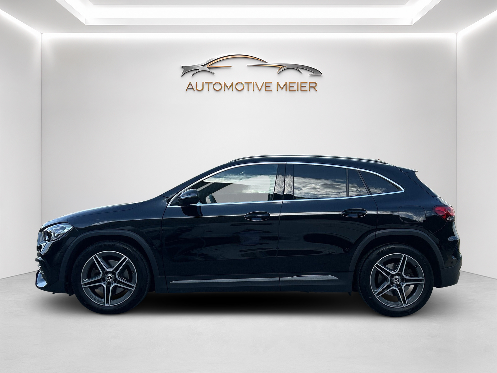 MERCEDES-BENZ GLA 250 4Matic AMG Line 8G-DCT-image-1