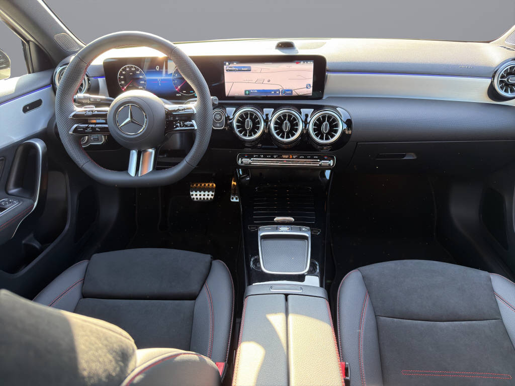 MERCEDES-BENZ A 220 4Matic 8G-DCT-image-9