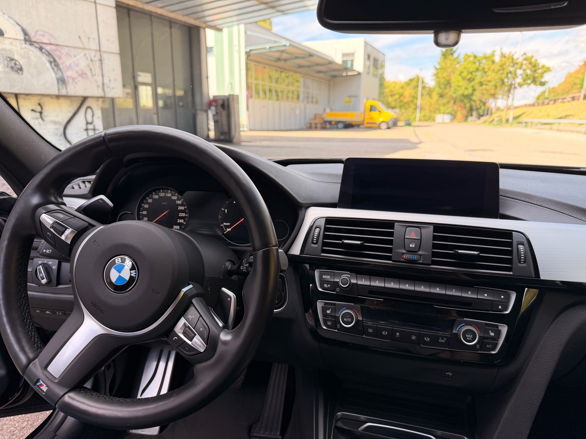 BMW 320d xDrive Touring Edition M Sport Steptronic, Saphirschwarz Metallic-image-4