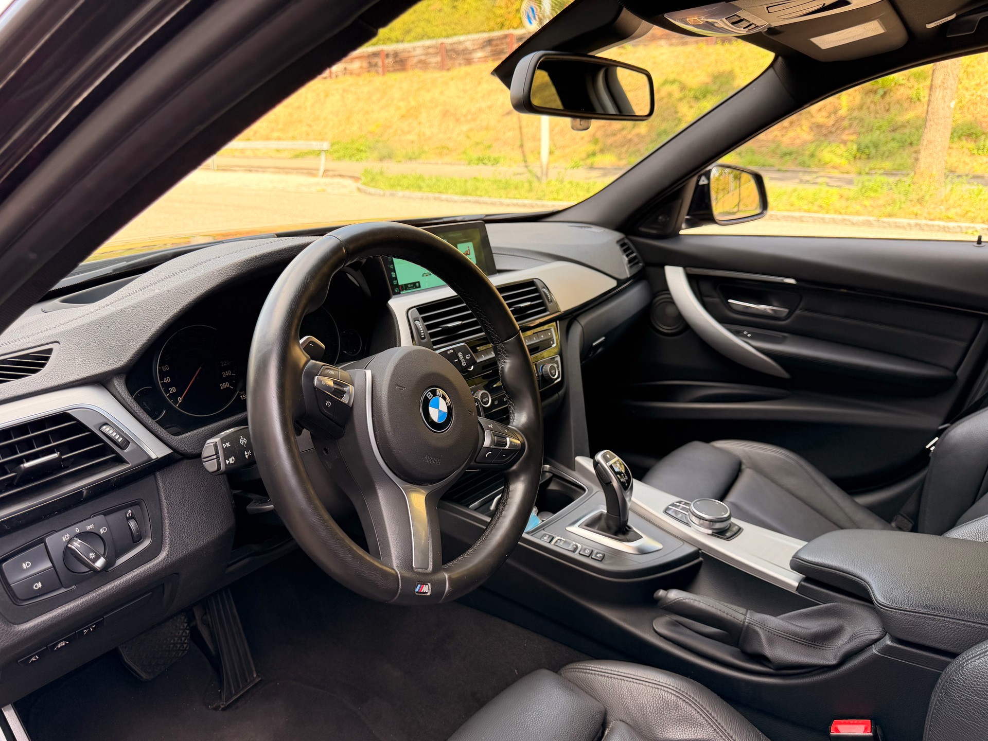 BMW 320d xDrive Touring Edition M Sport Steptronic, Saphirschwarz Metallic-image-5