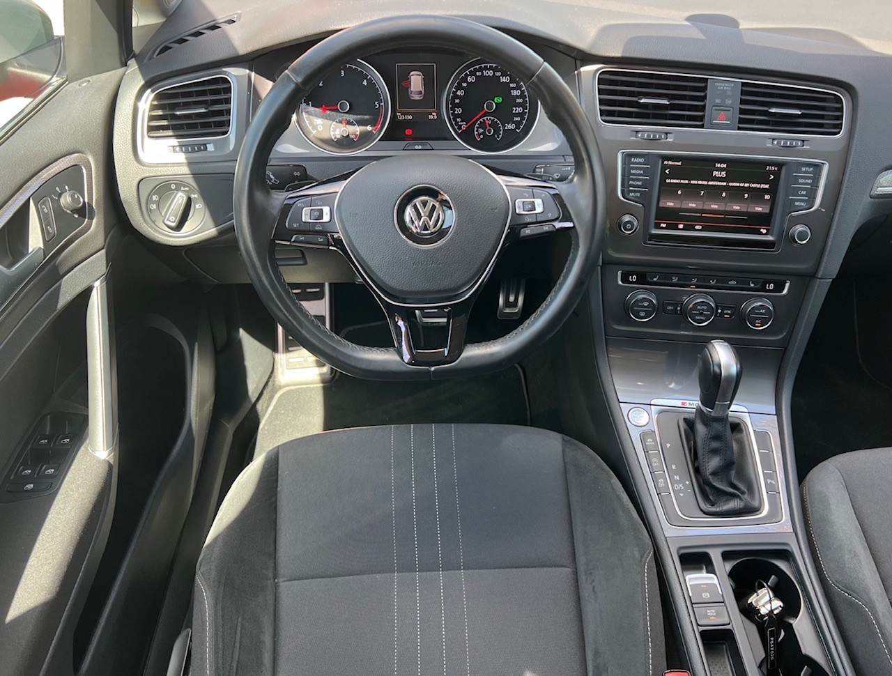VW Golf 2.0 TDI Alltrack 4Motion-image-10