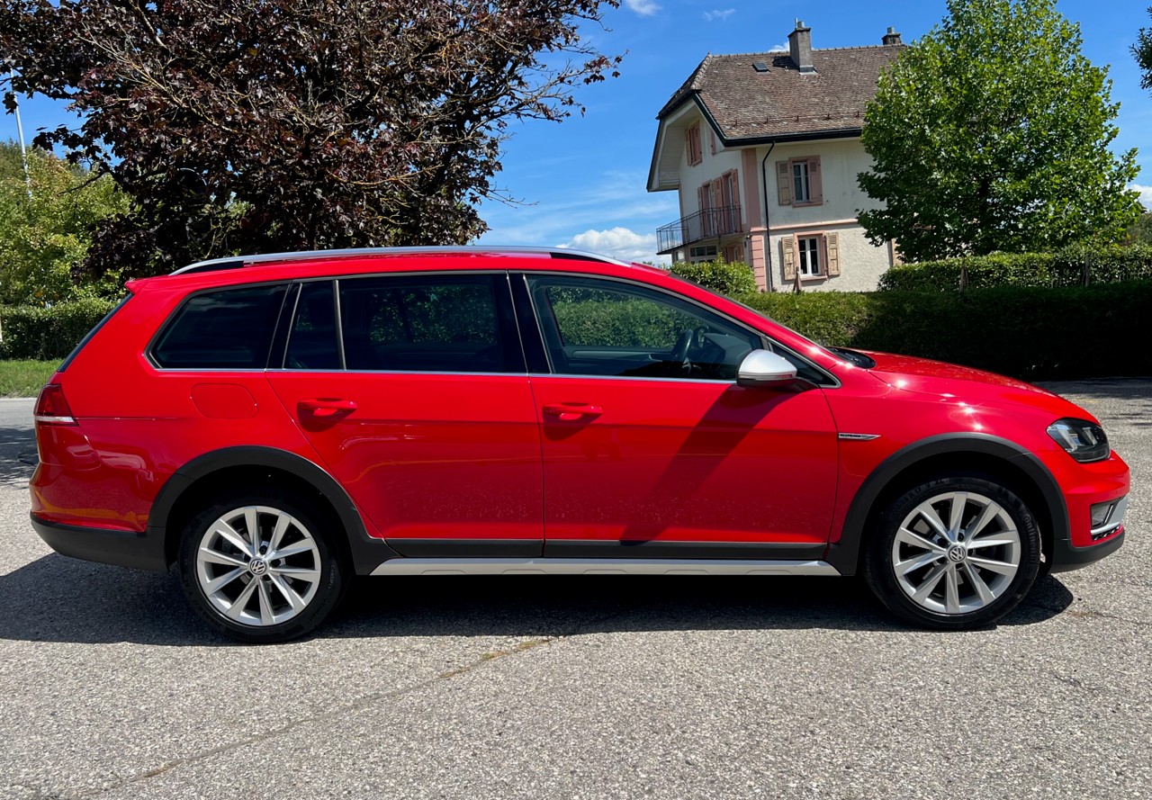 VW Golf 2.0 TDI Alltrack 4Motion-image-4