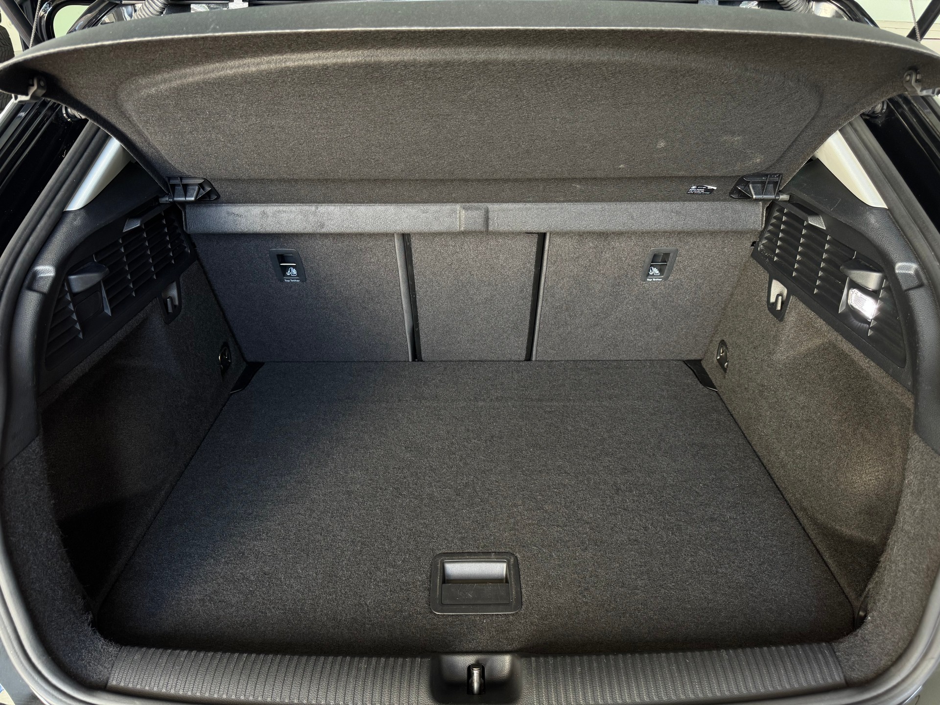 AUDI Q2 35 TFSI Design S-tronic-image-13