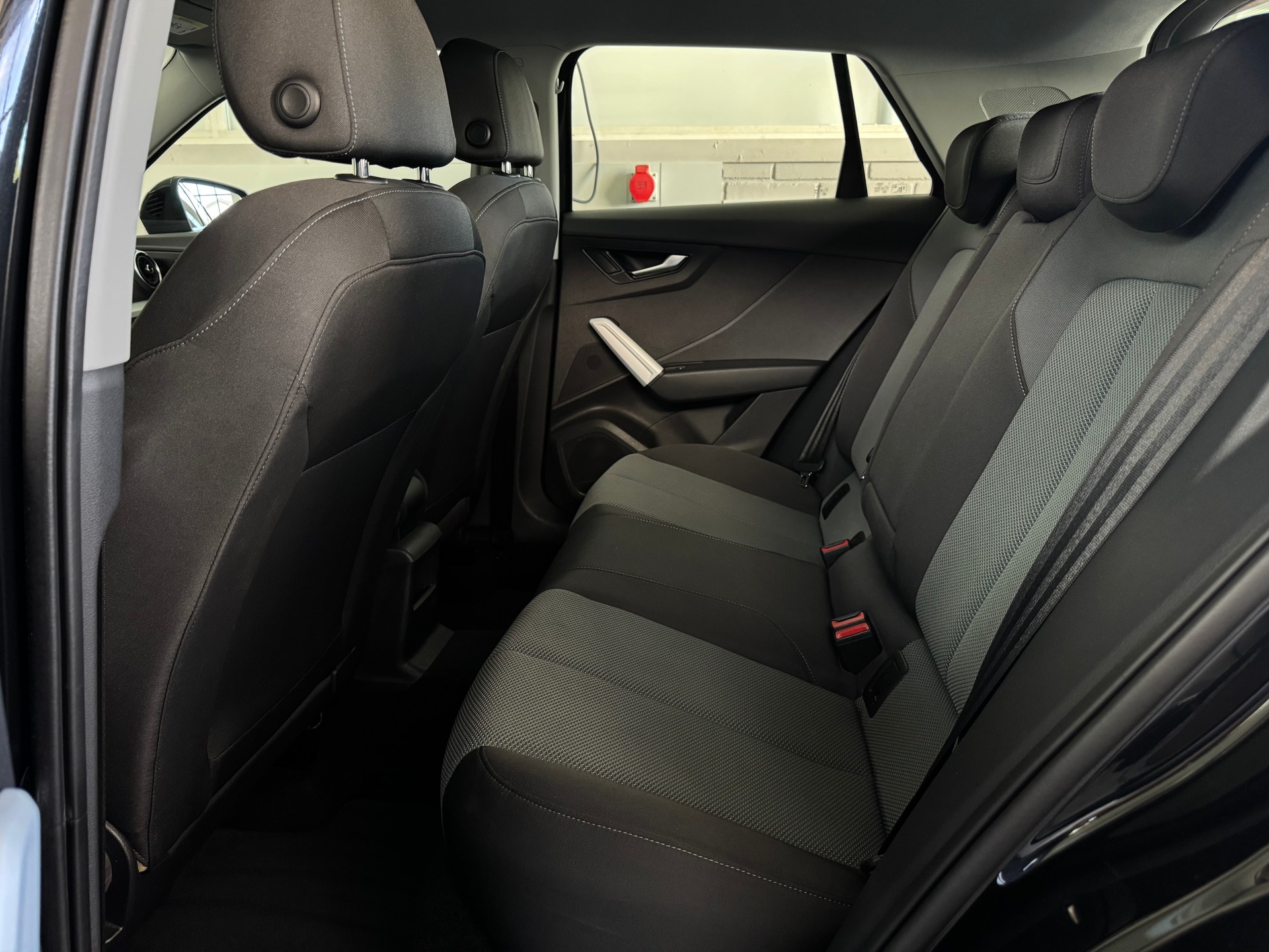 AUDI Q2 35 TFSI Design S-tronic-image-6
