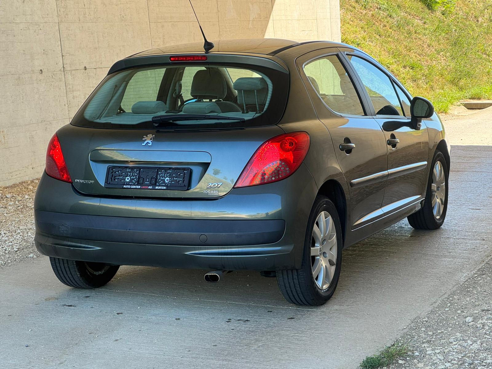 PEUGEOT 207 1.6 16V Sport Automatic-image-4